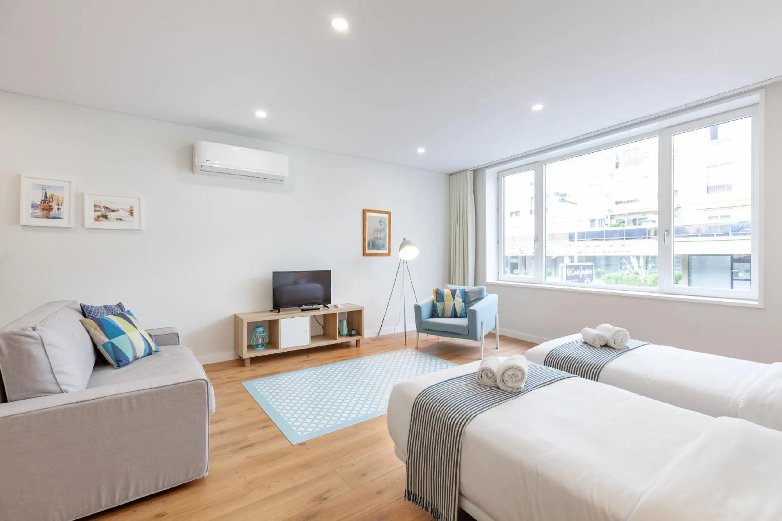 Bed in Oporto Palace Apartments