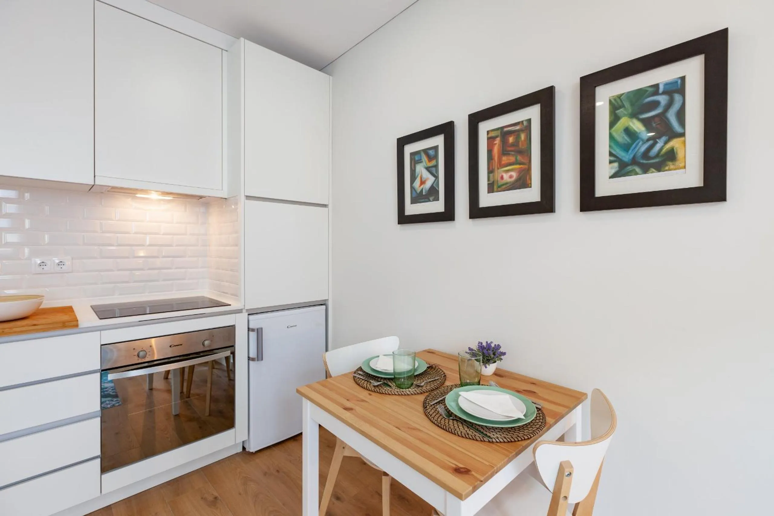Kitchen or kitchenette in Oporto Palace Apartments