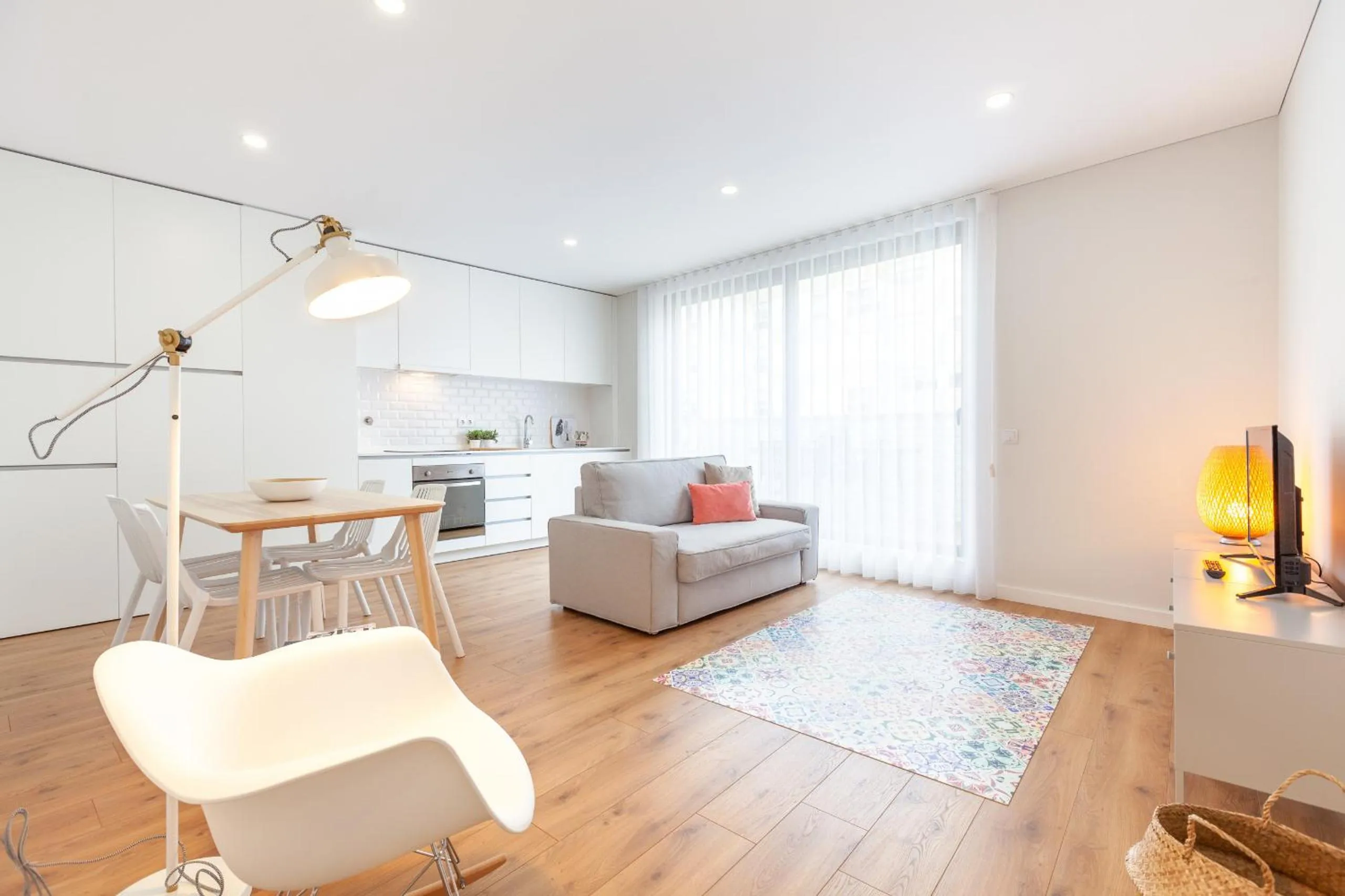 Communal lounge/ TV room in Oporto Palace Apartments