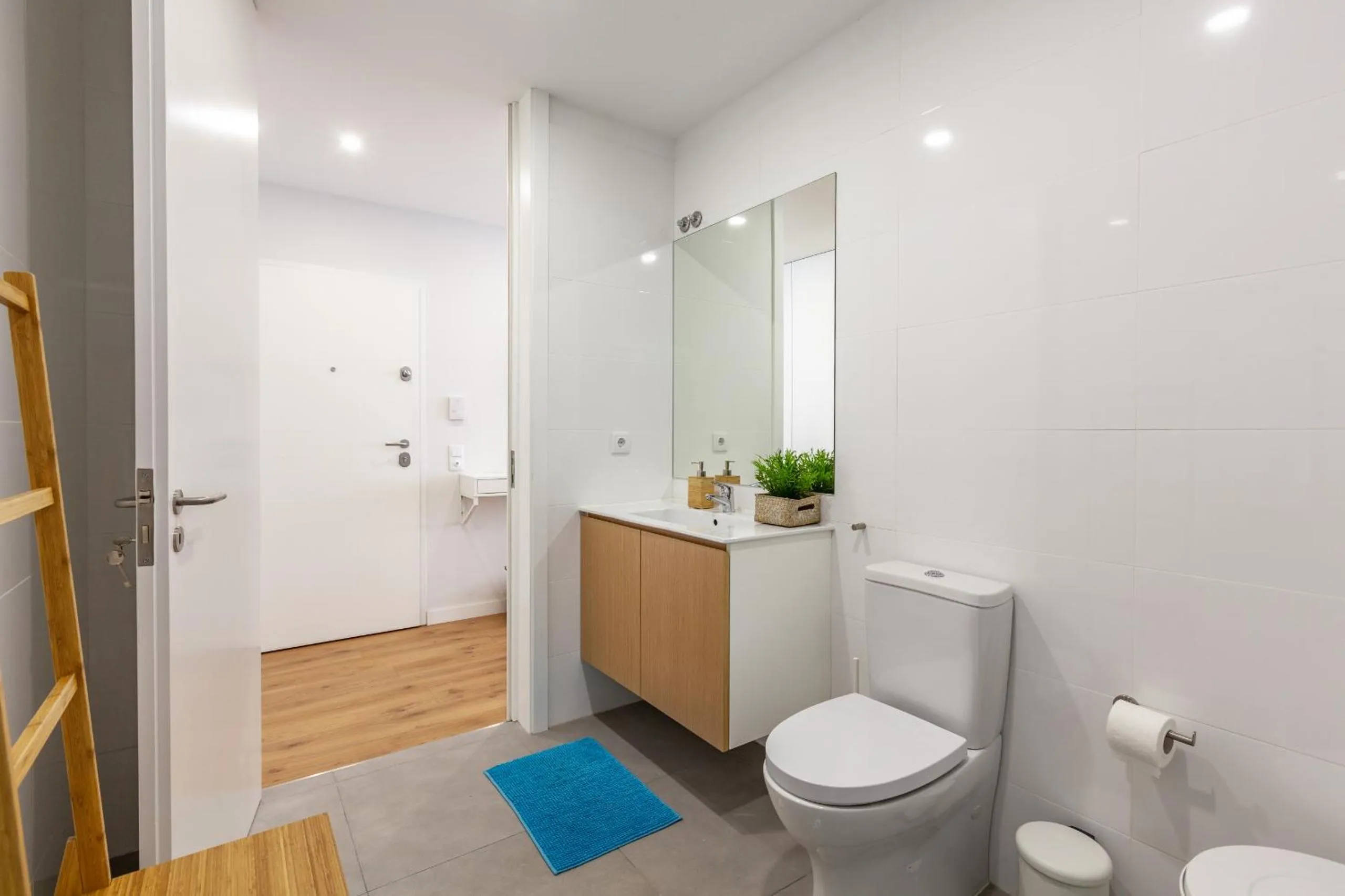 Bathroom in Oporto Palace Apartments