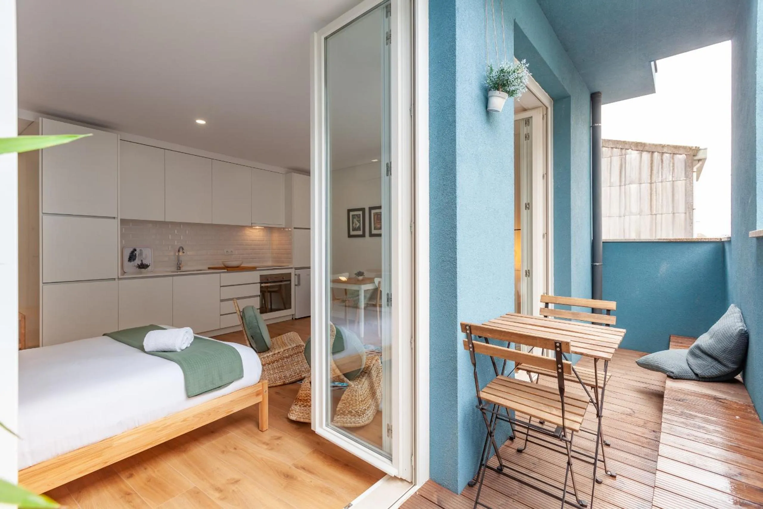 Balcony/Terrace, Bed in Oporto Palace Apartments