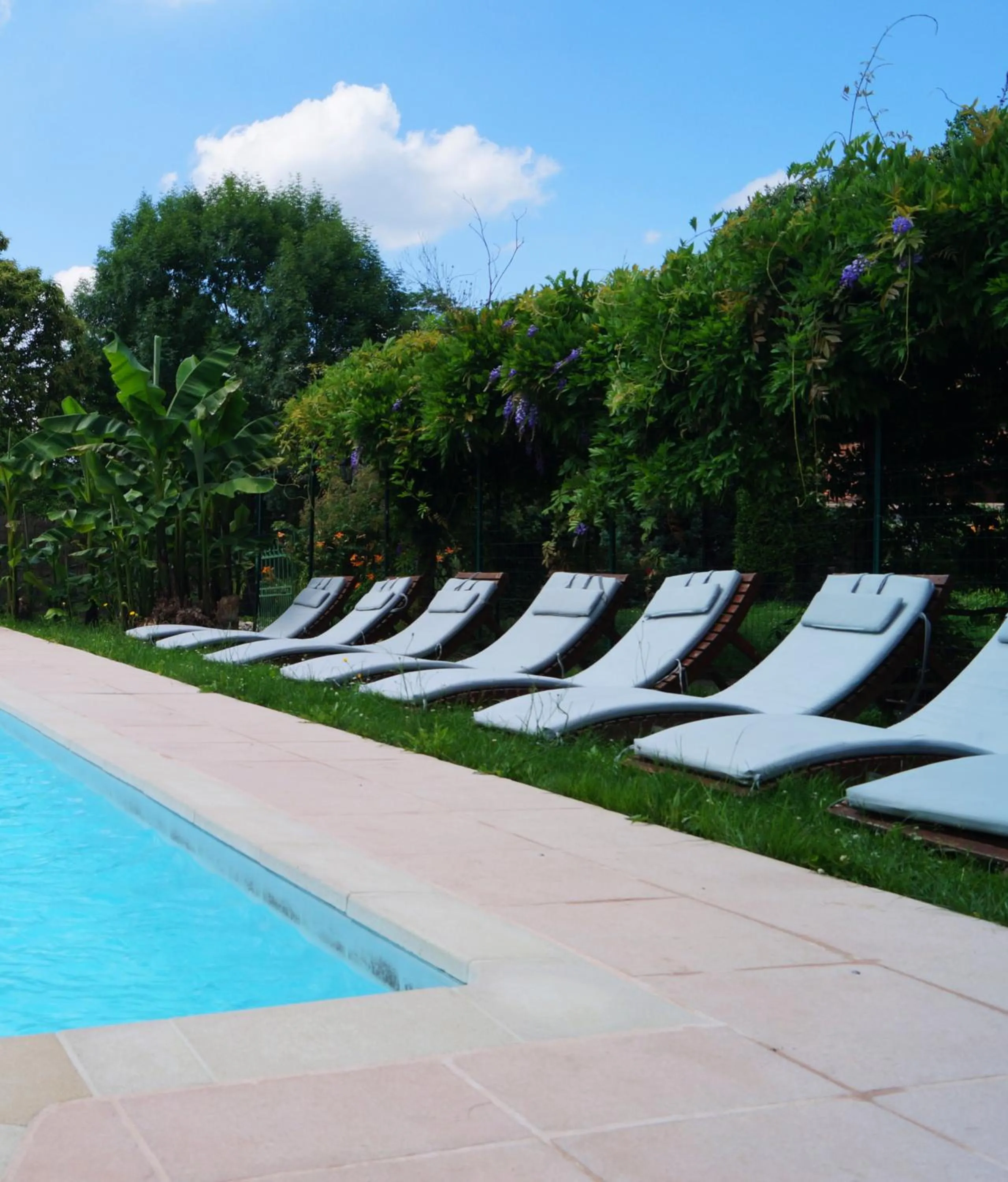 Day in Hotel Logis - Chateau de Beauregard