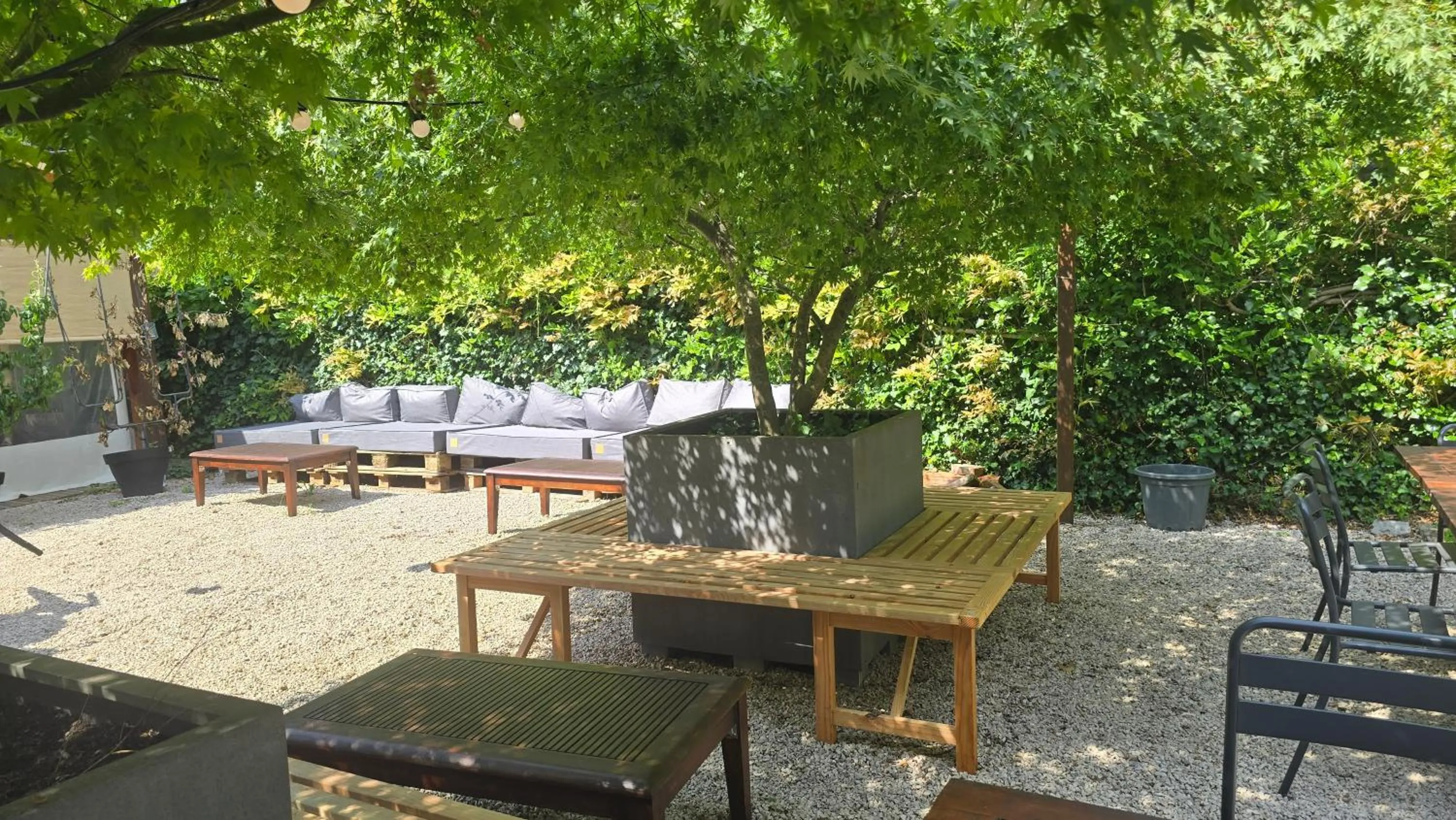 Balcony/Terrace in Hotel Logis - Chateau de Beauregard