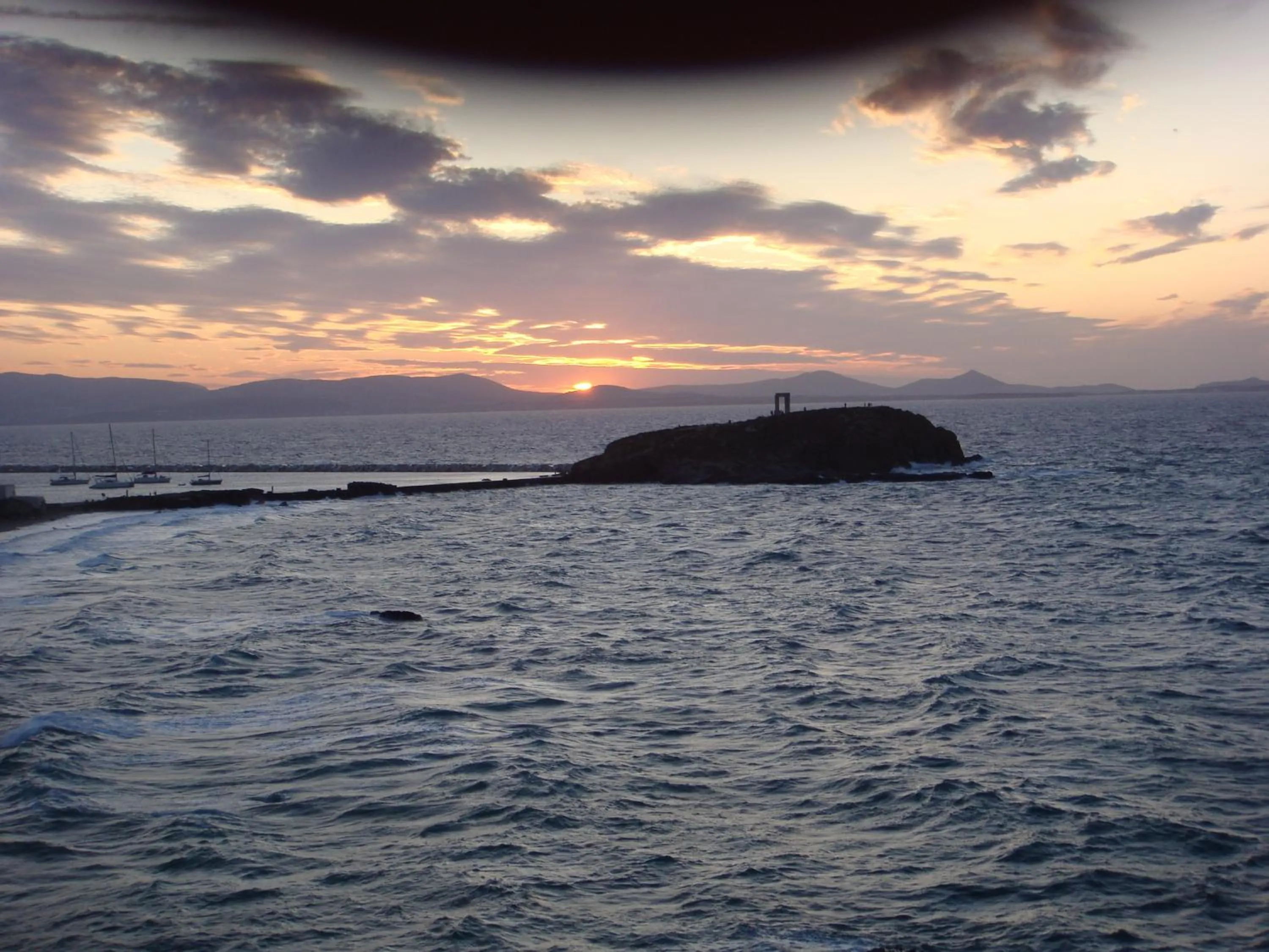 Area and facilities in Iliada Suites