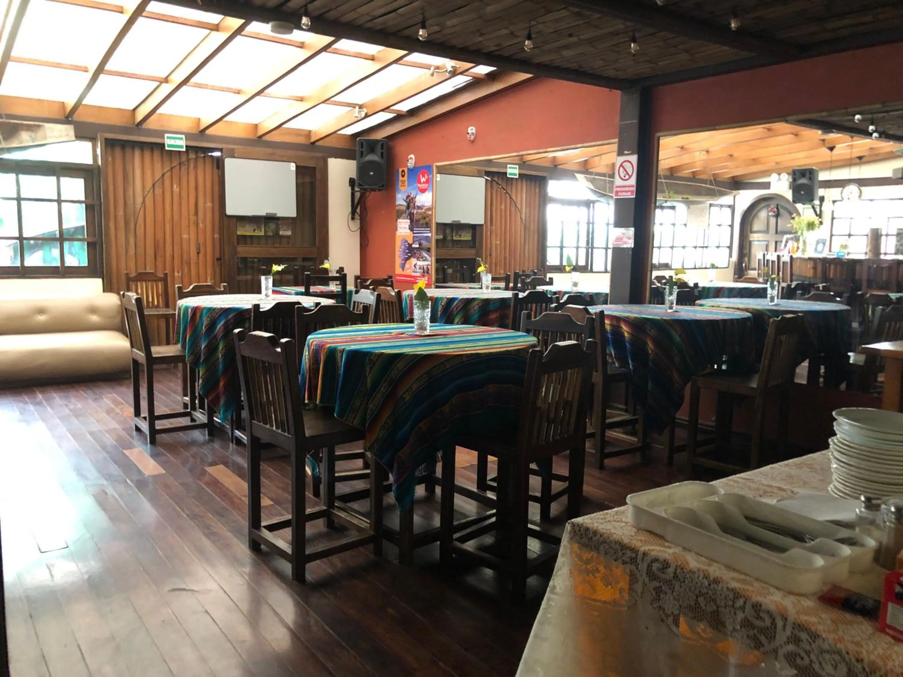 Restaurant/places to eat in Hostal Alcala