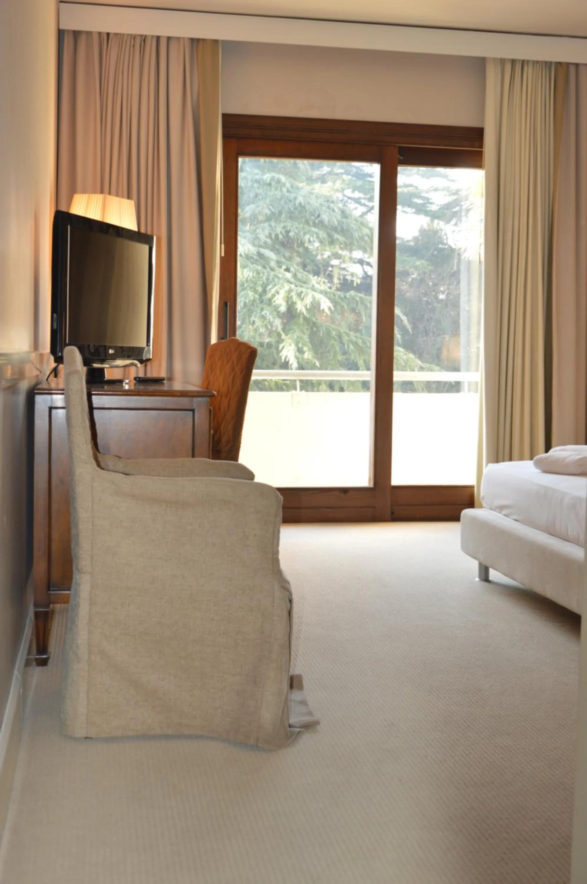 Bedroom, Bed in Blue Dream Hotel