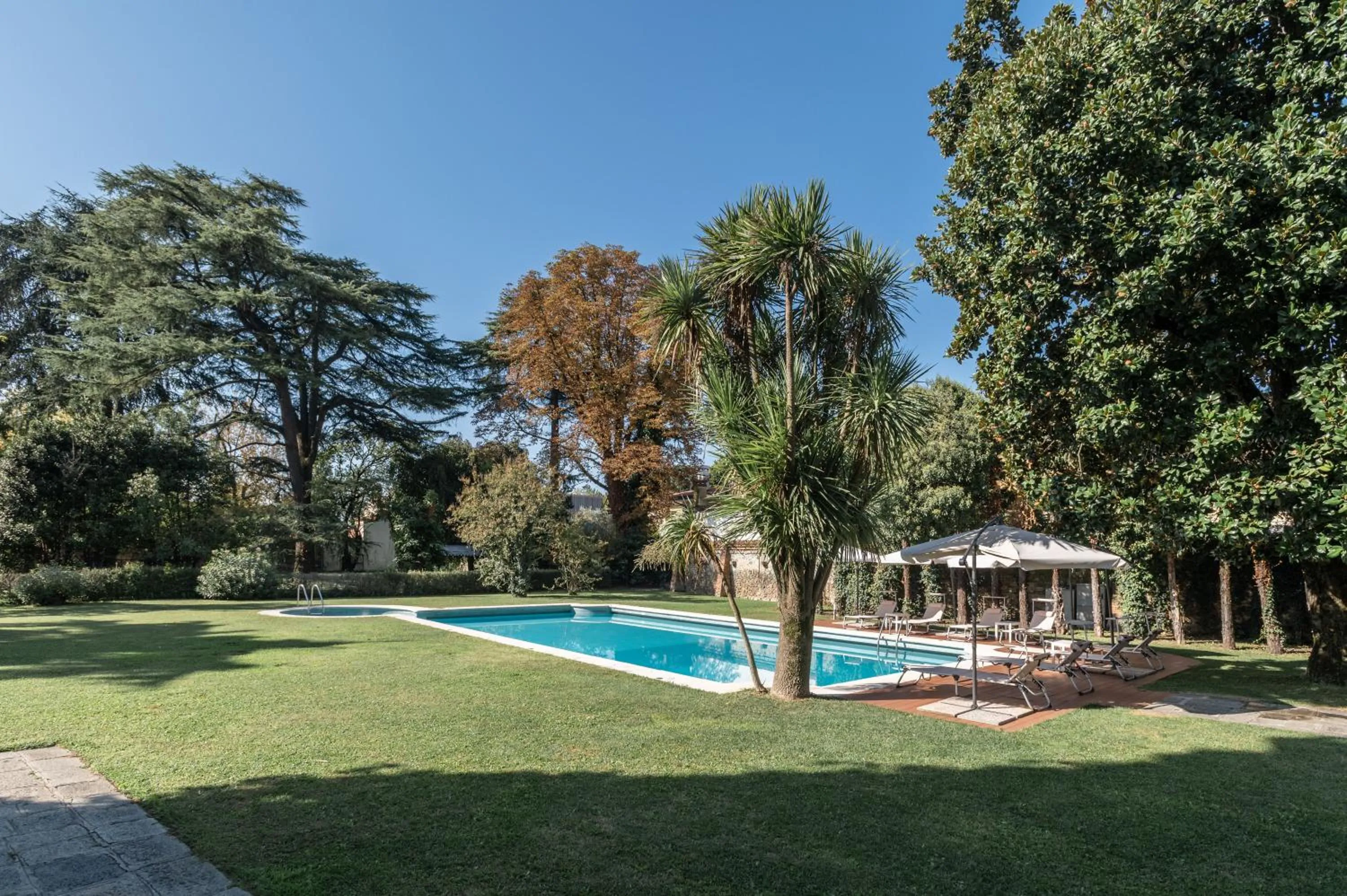 Swimming pool in Blue Dream Hotel