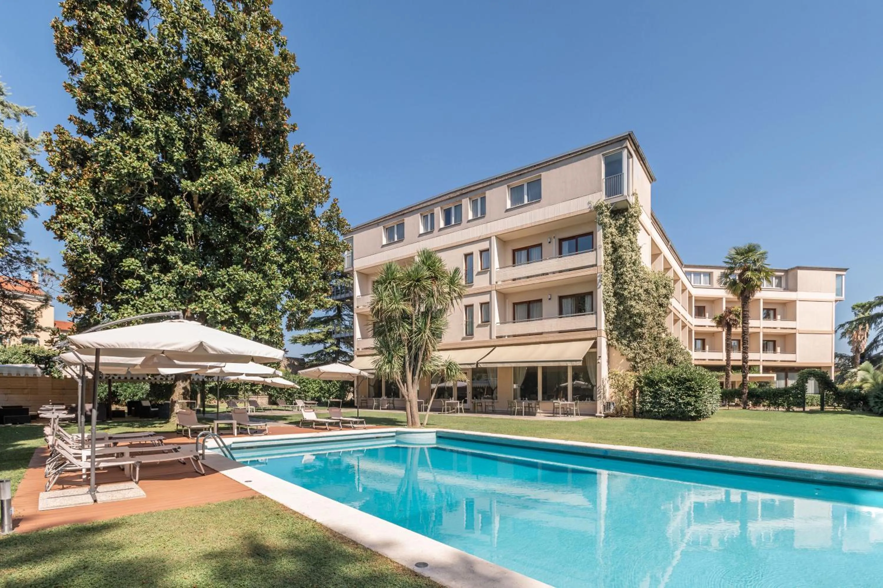 Swimming pool in Blue Dream Hotel
