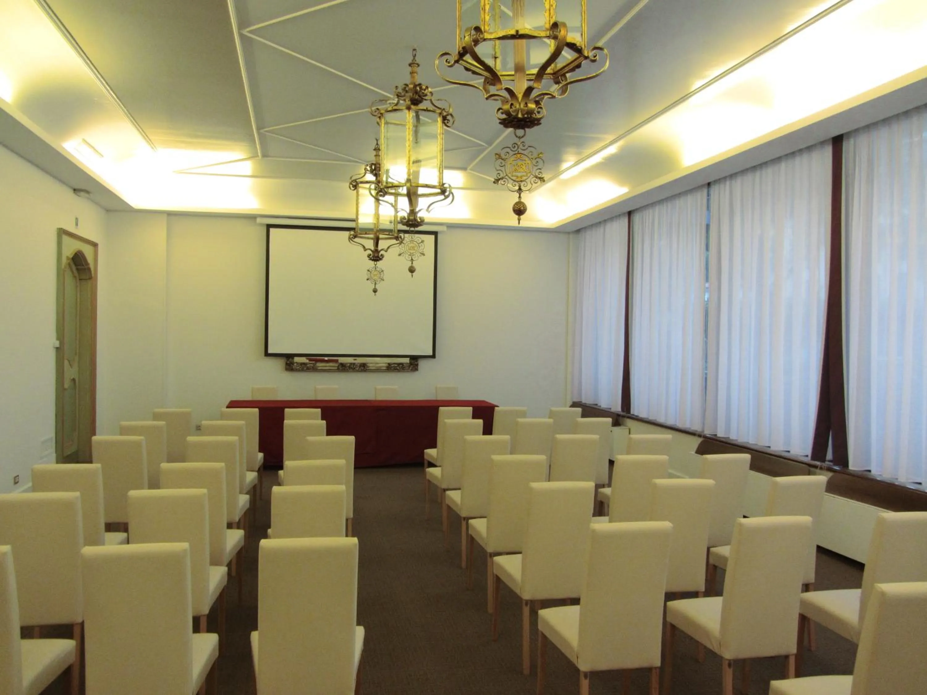 Business facilities in Blue Dream Hotel