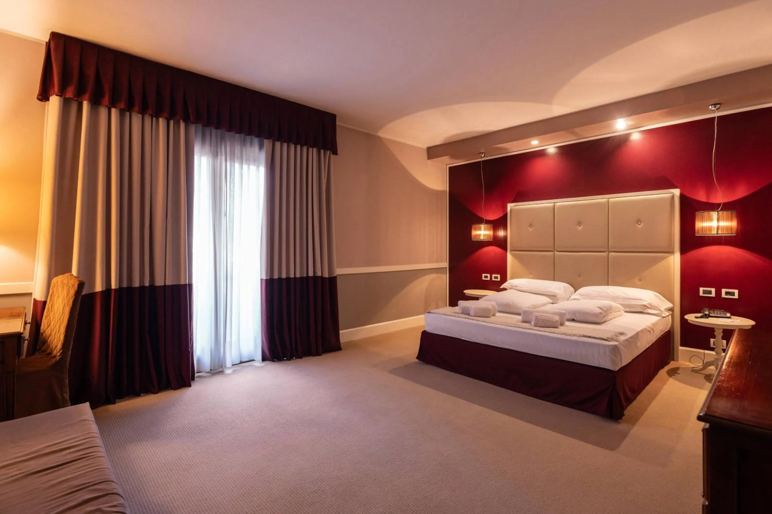 Bedroom, Bed in Blue Dream Hotel