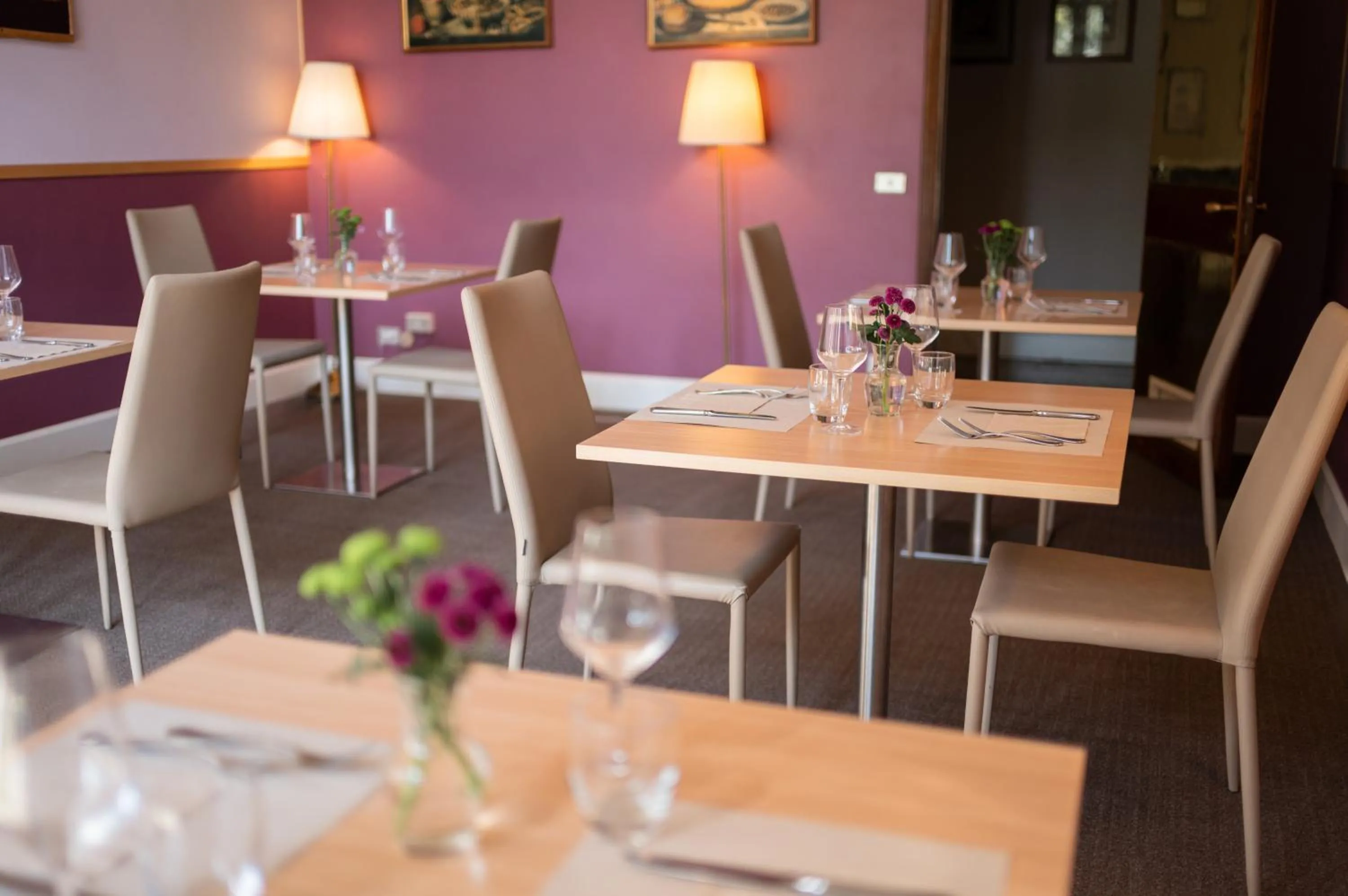 Restaurant/places to eat in Blue Dream Hotel