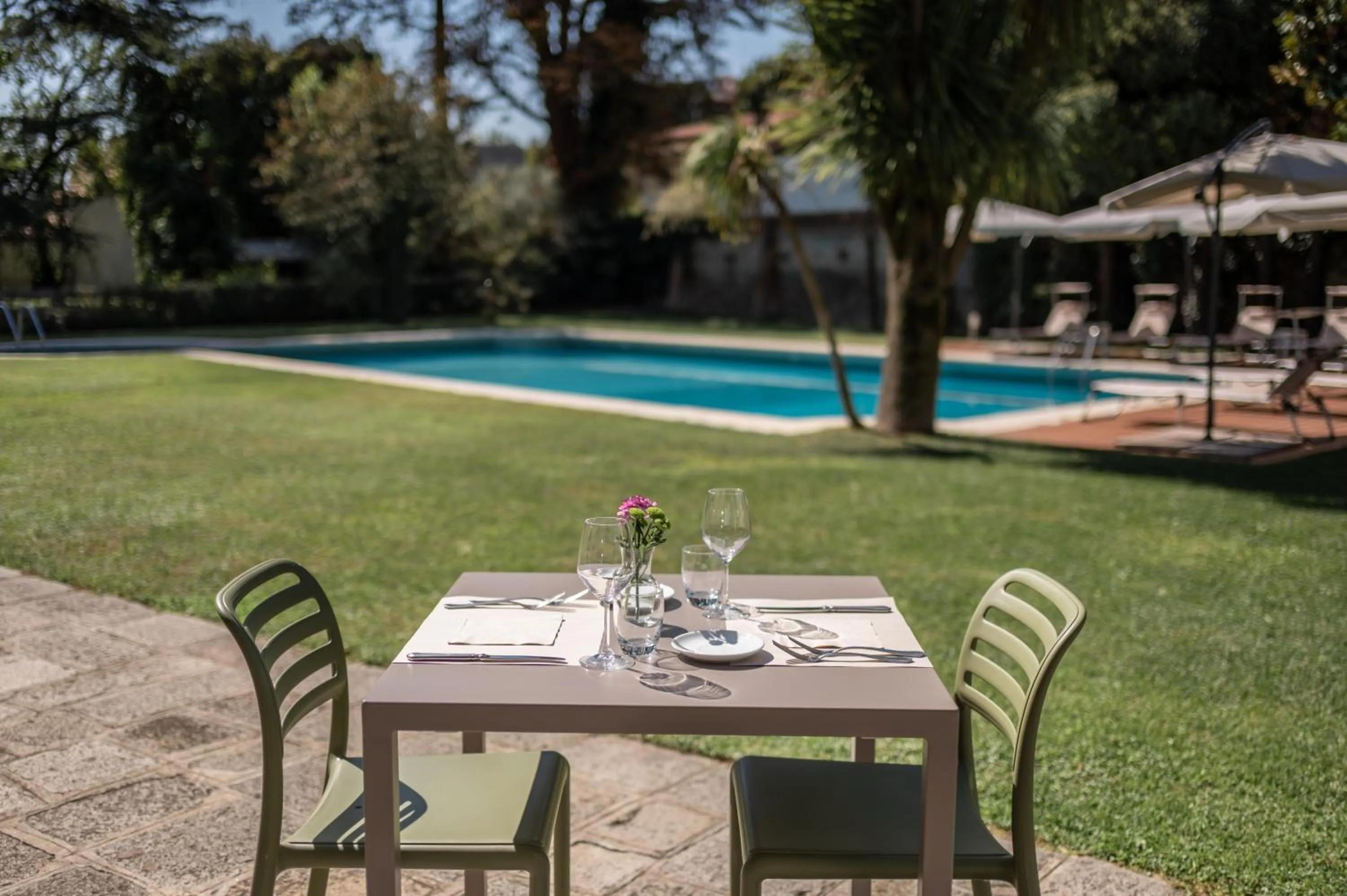 Restaurant/places to eat in Blue Dream Hotel