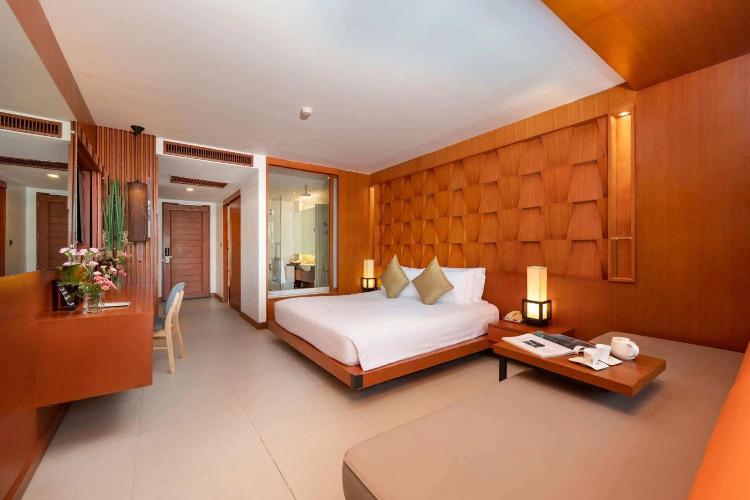 Bedroom, Bed in La Flora Resort Patong