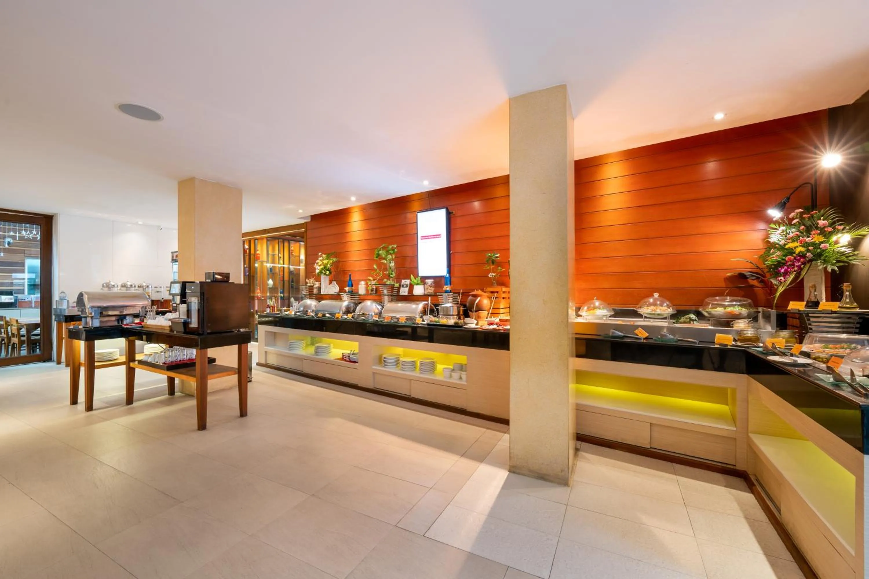 Breakfast in La Flora Resort Patong