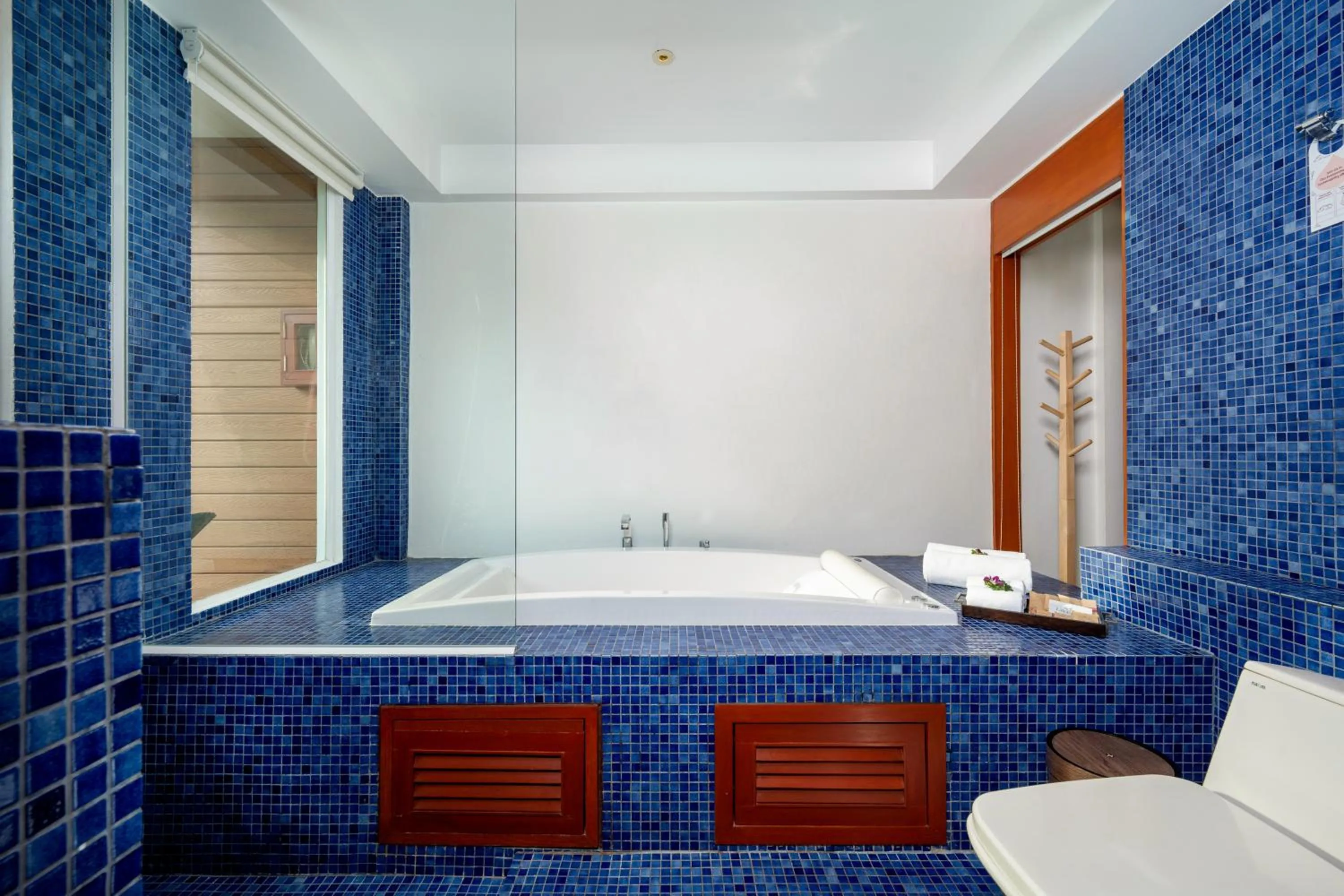 Bath in La Flora Resort Patong