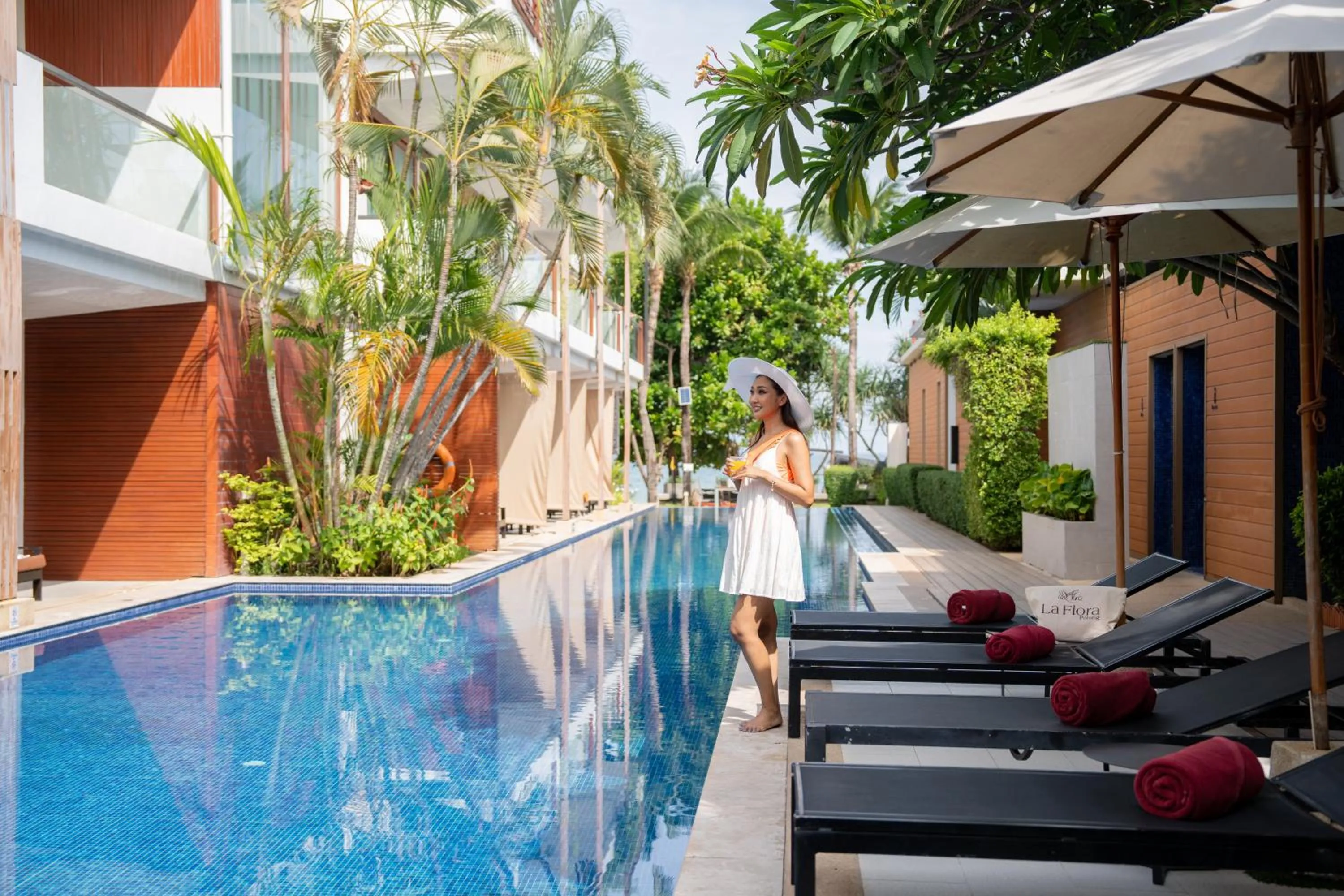 Swimming pool in La Flora Resort Patong