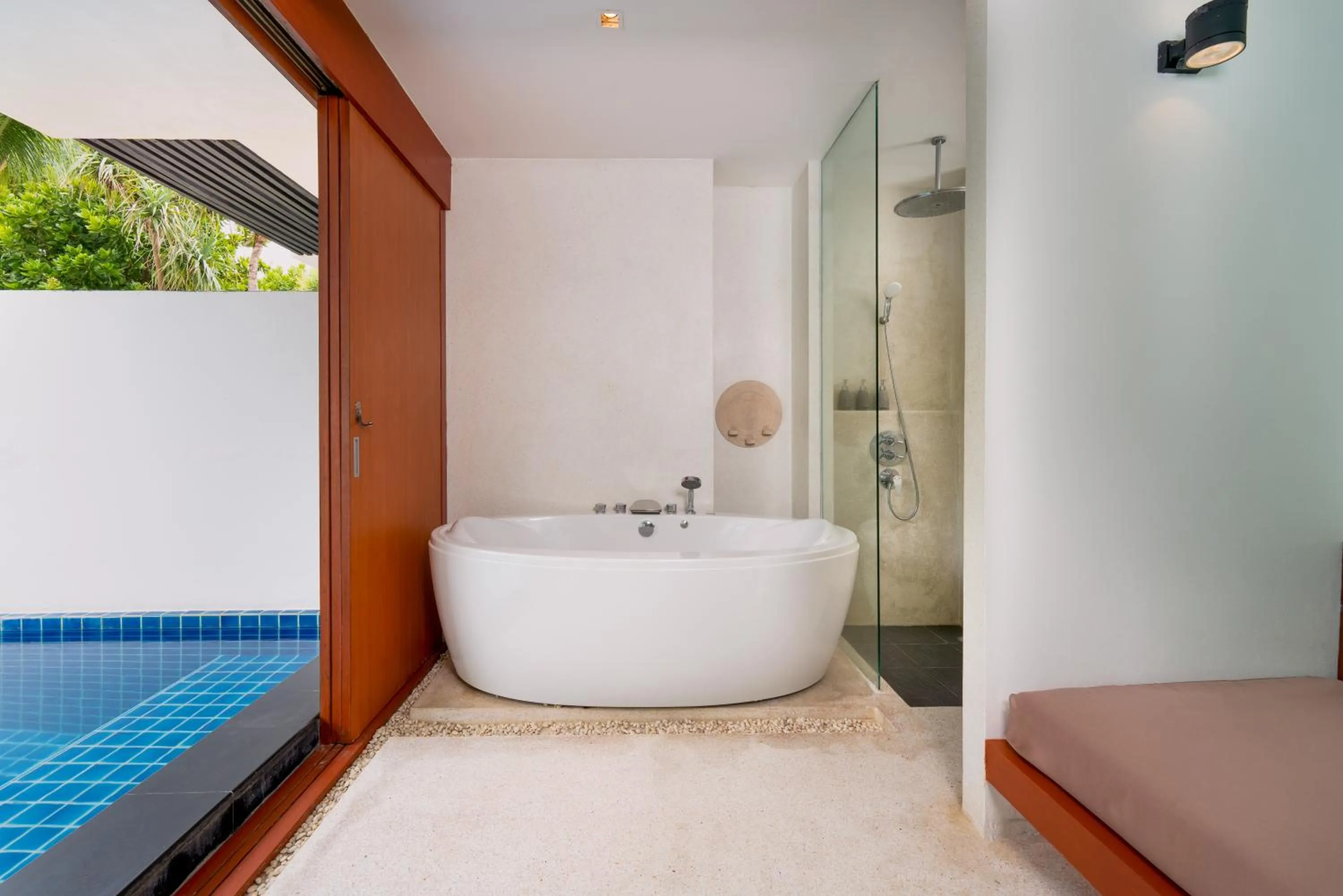 Bath in La Flora Resort Patong