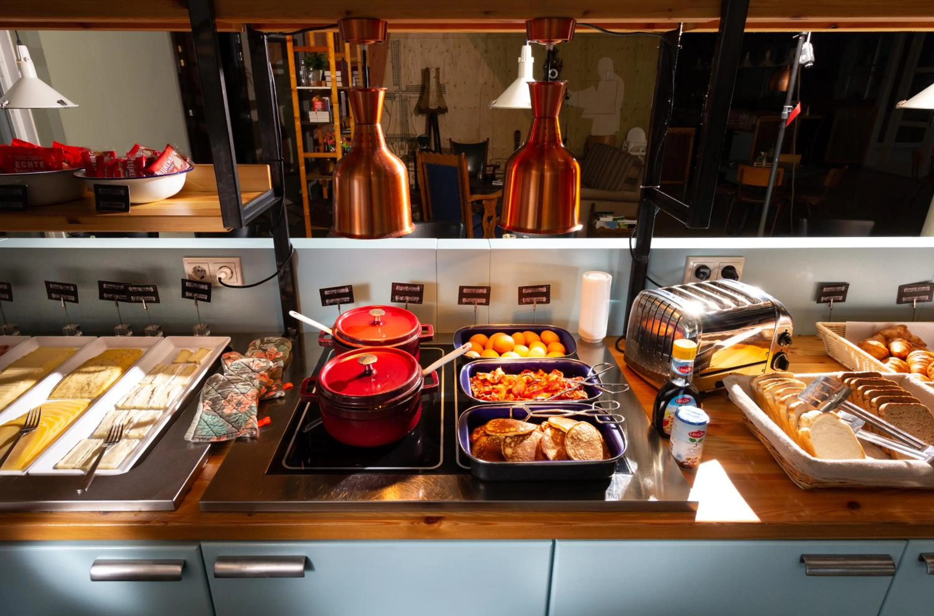 Buffet breakfast in Best Western Zaan Inn