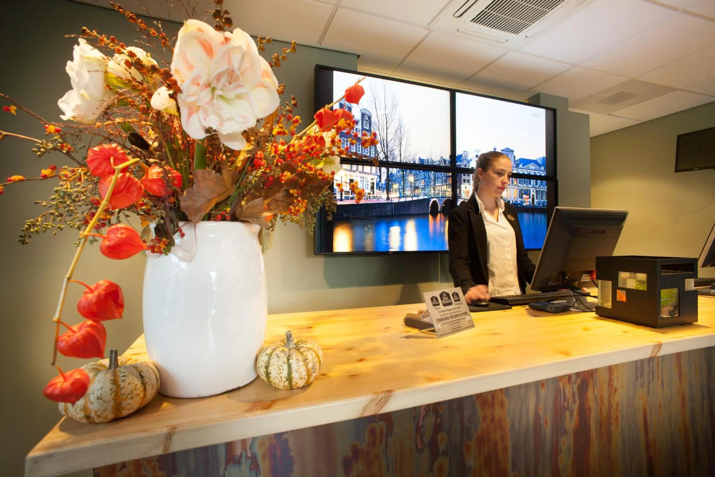 Lobby or reception in Best Western Zaan Inn