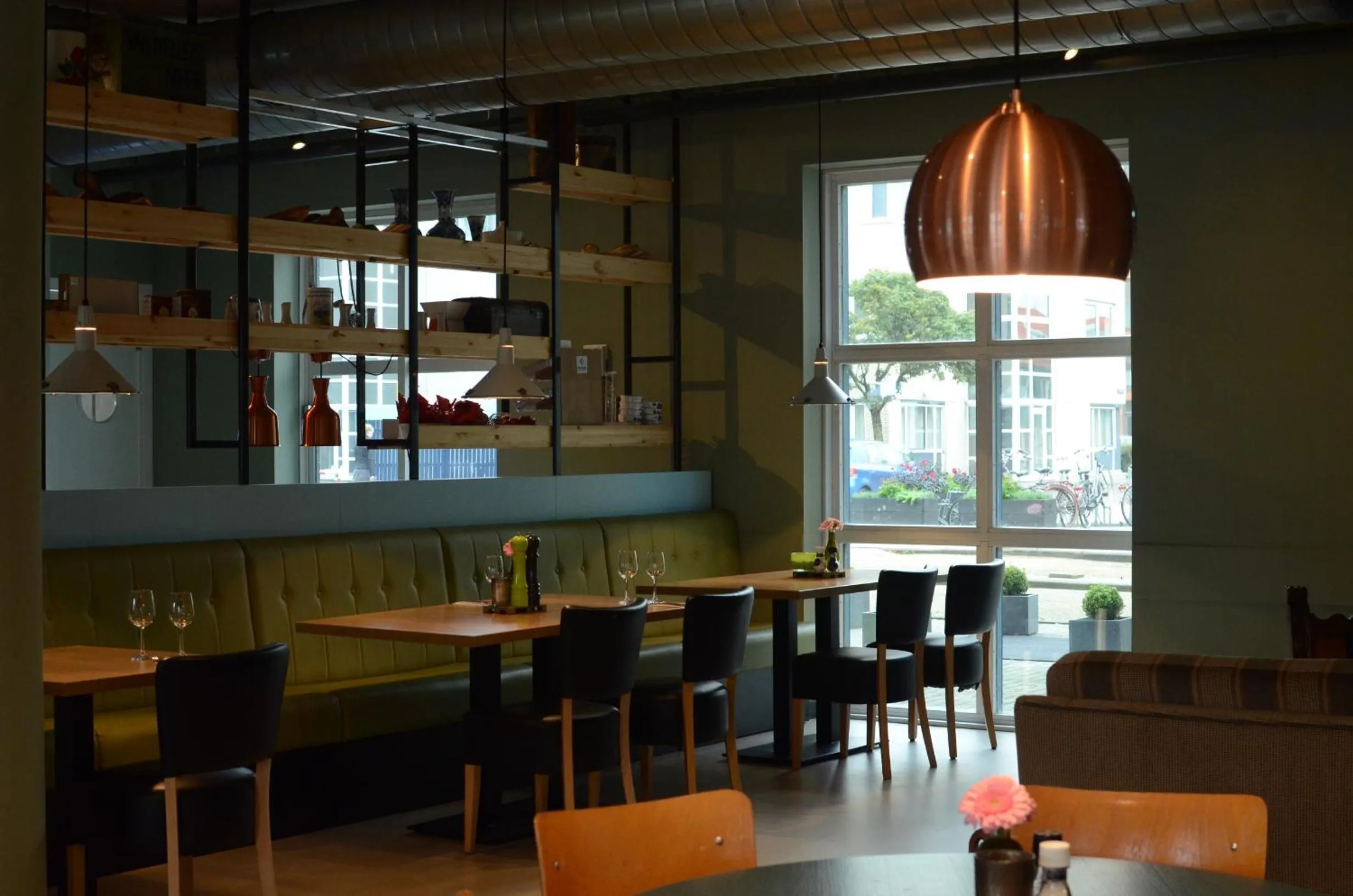 Restaurant/places to eat in Best Western Zaan Inn