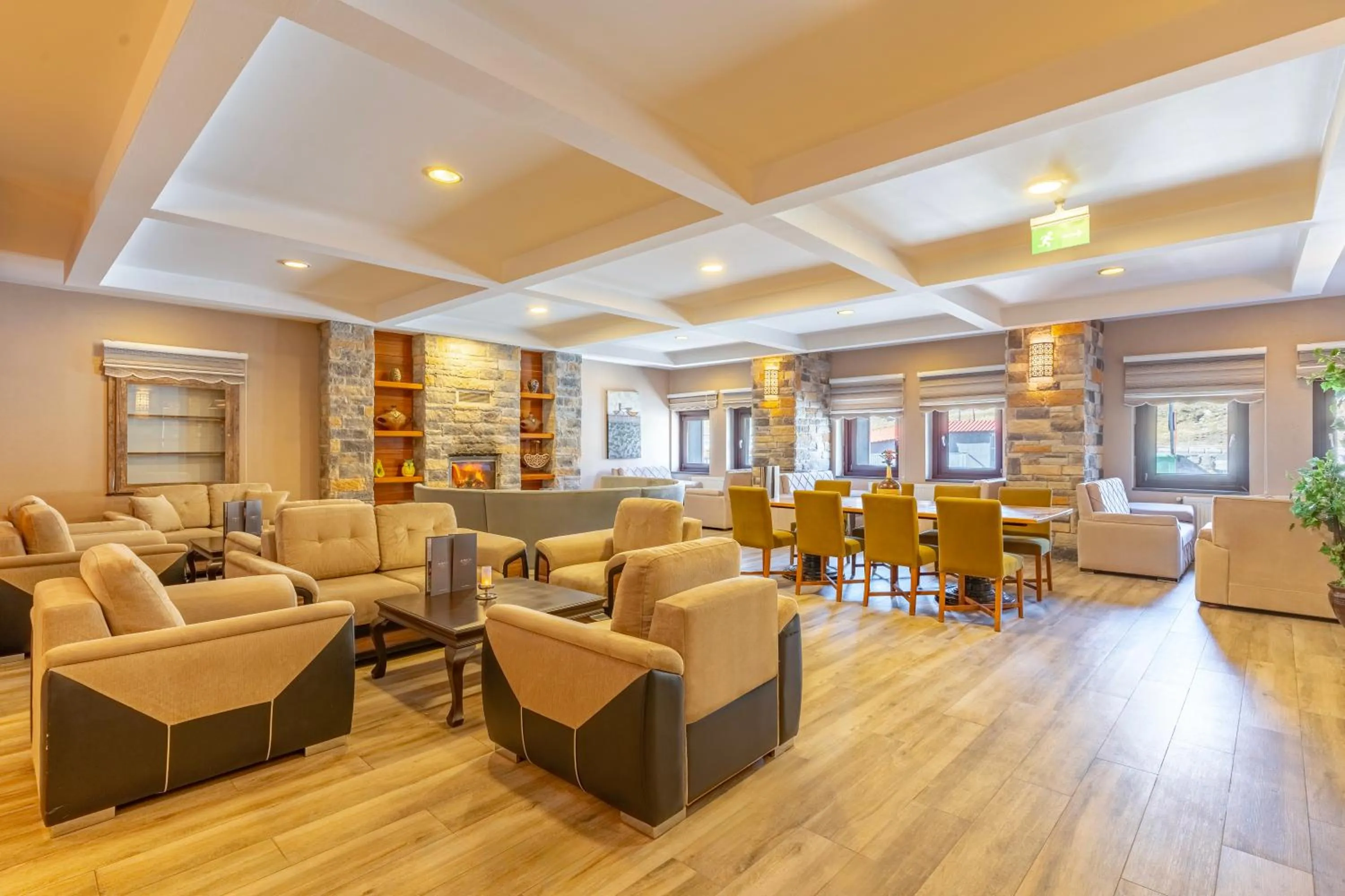 Restaurant/places to eat in Mirada Del Monte