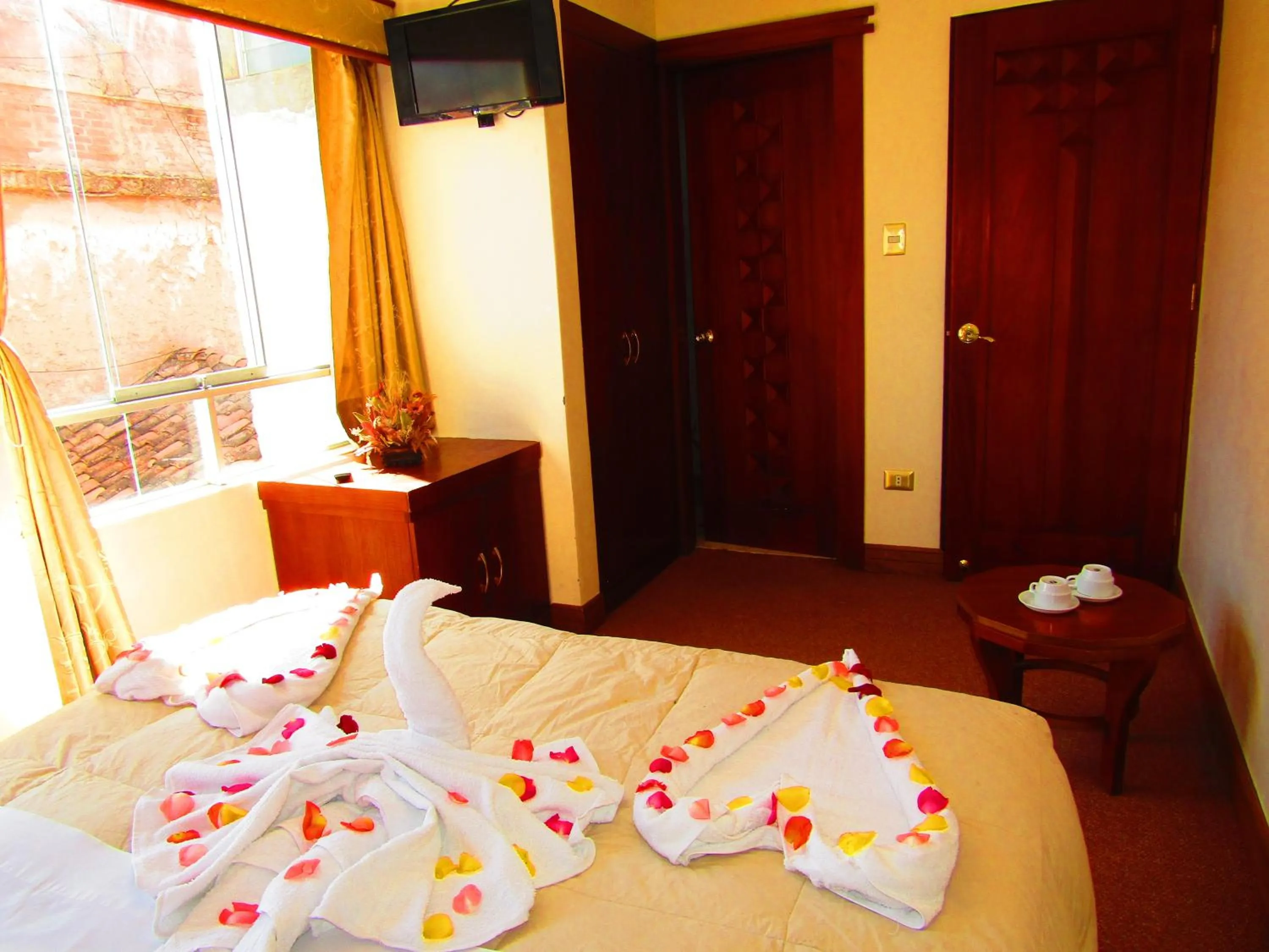 Decorative detail, Bed in Hotel Waynapicchu