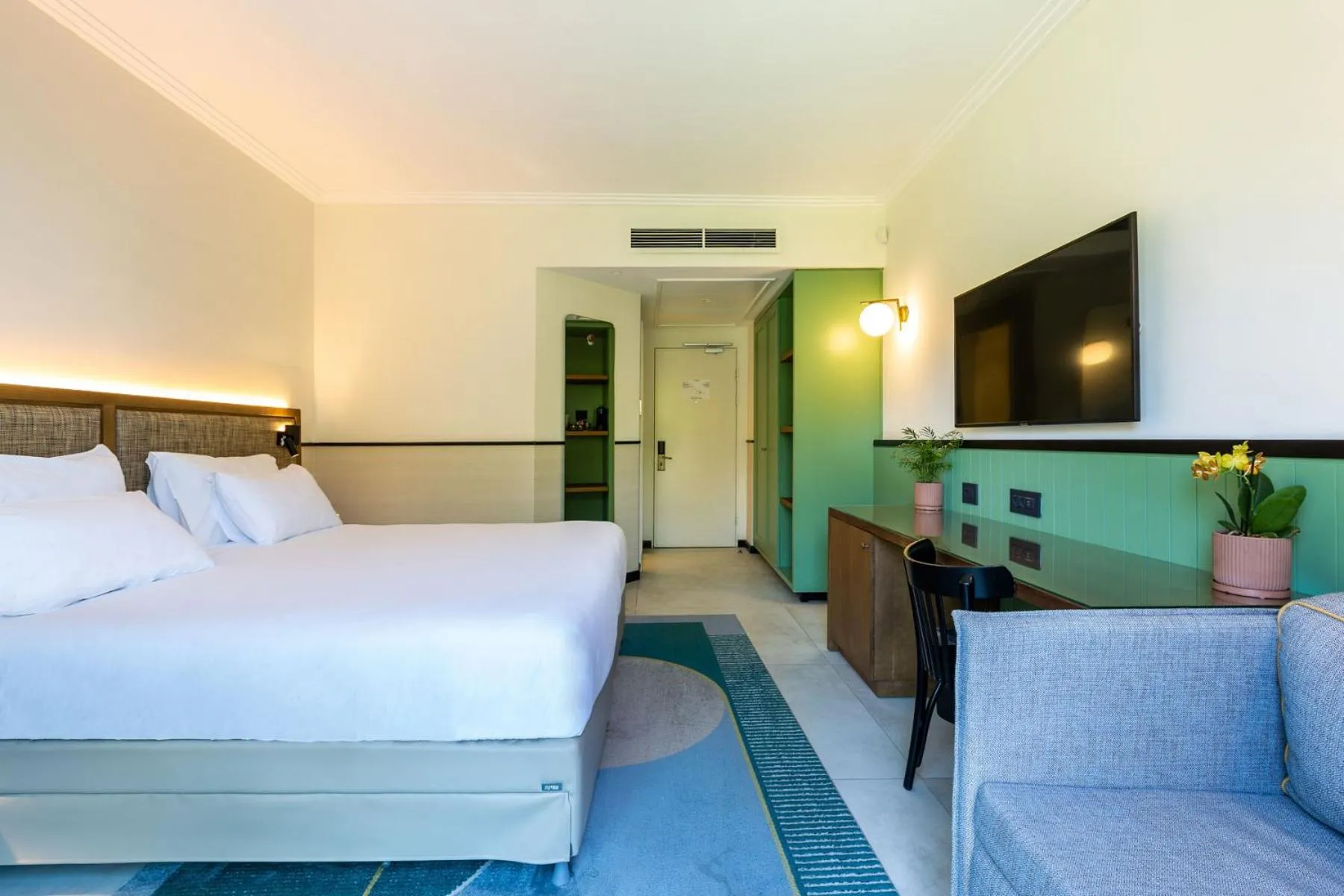 Photo of the whole room, Bed in Ramat Rachel Resort