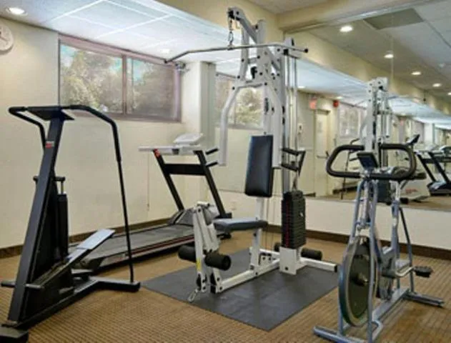 Fitness centre/facilities, Fitness Center/Facilities in Ramada by Wyndham Yonkers