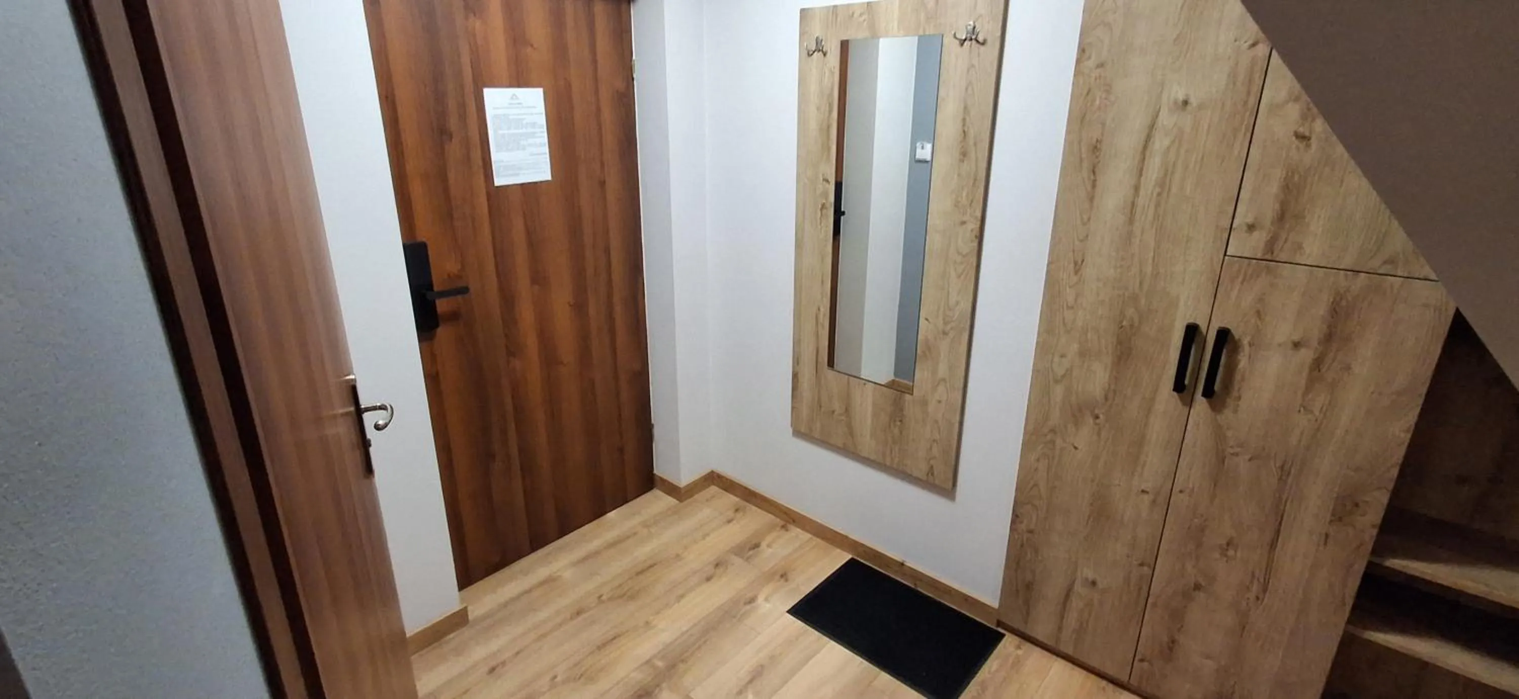 wardrobe in Willa na Olczańskim Wierchu - apartamenty i pokoje