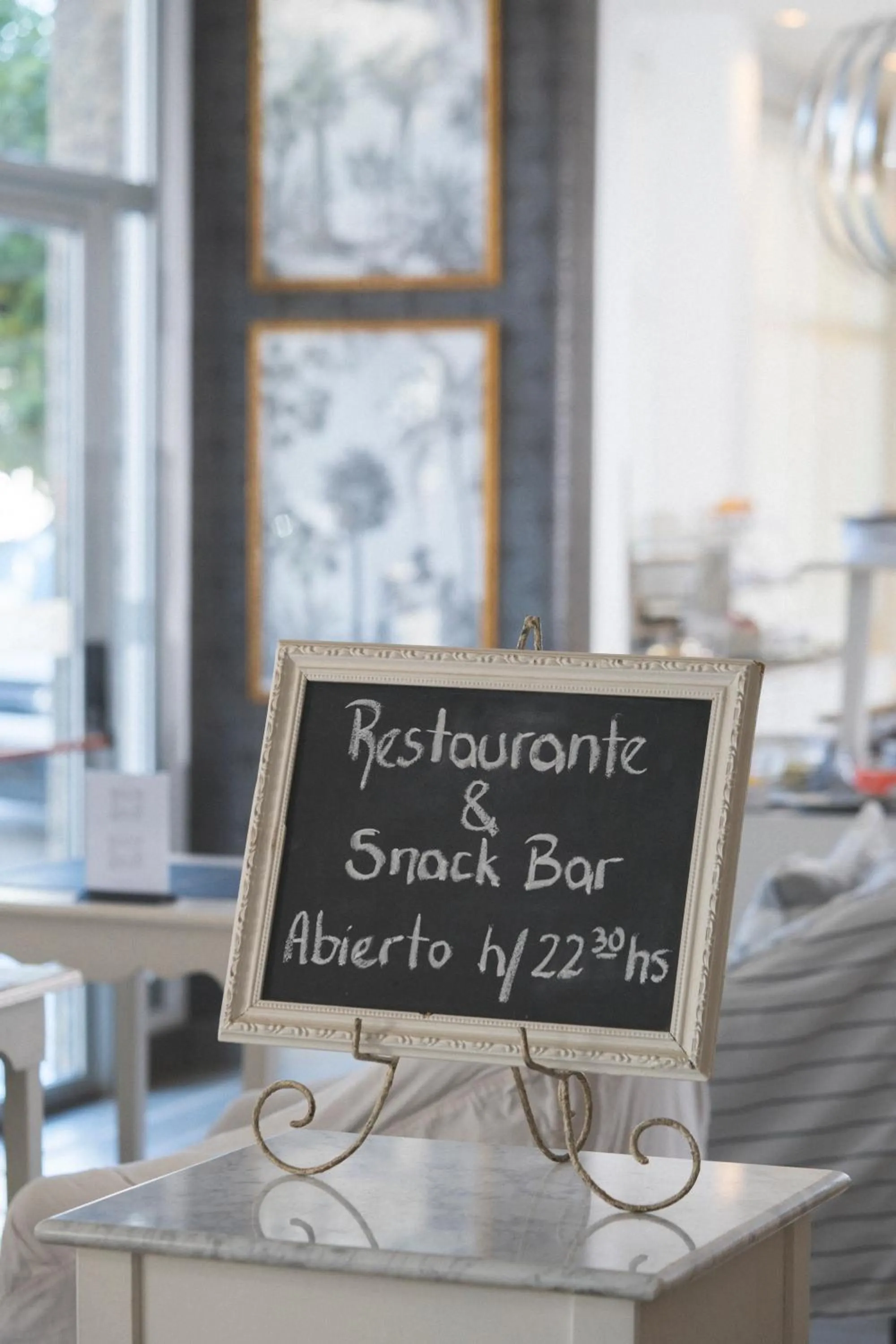 Restaurant/places to eat in Hotel Tolosa