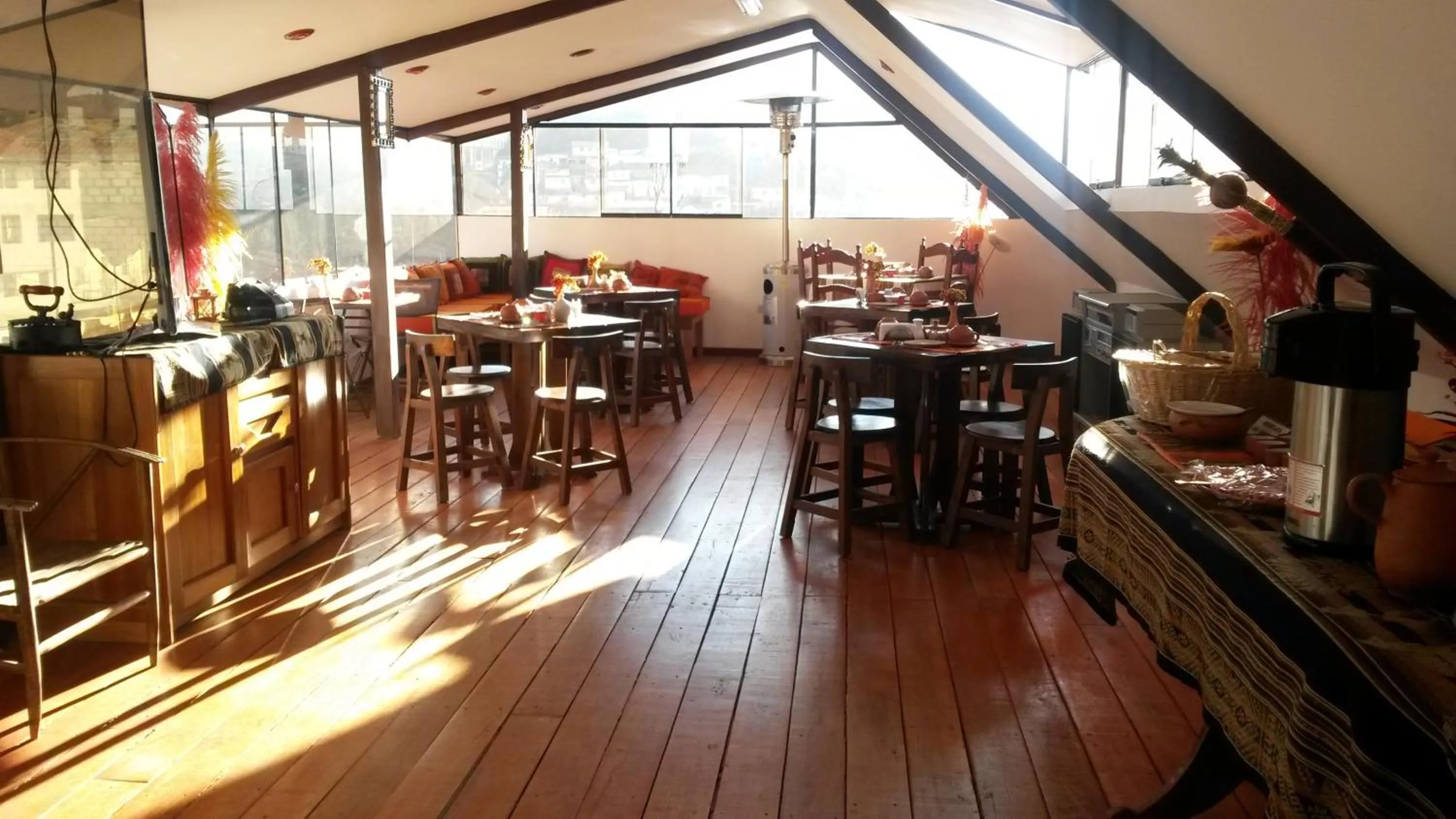 Restaurant/places to eat in Hatun Quilla