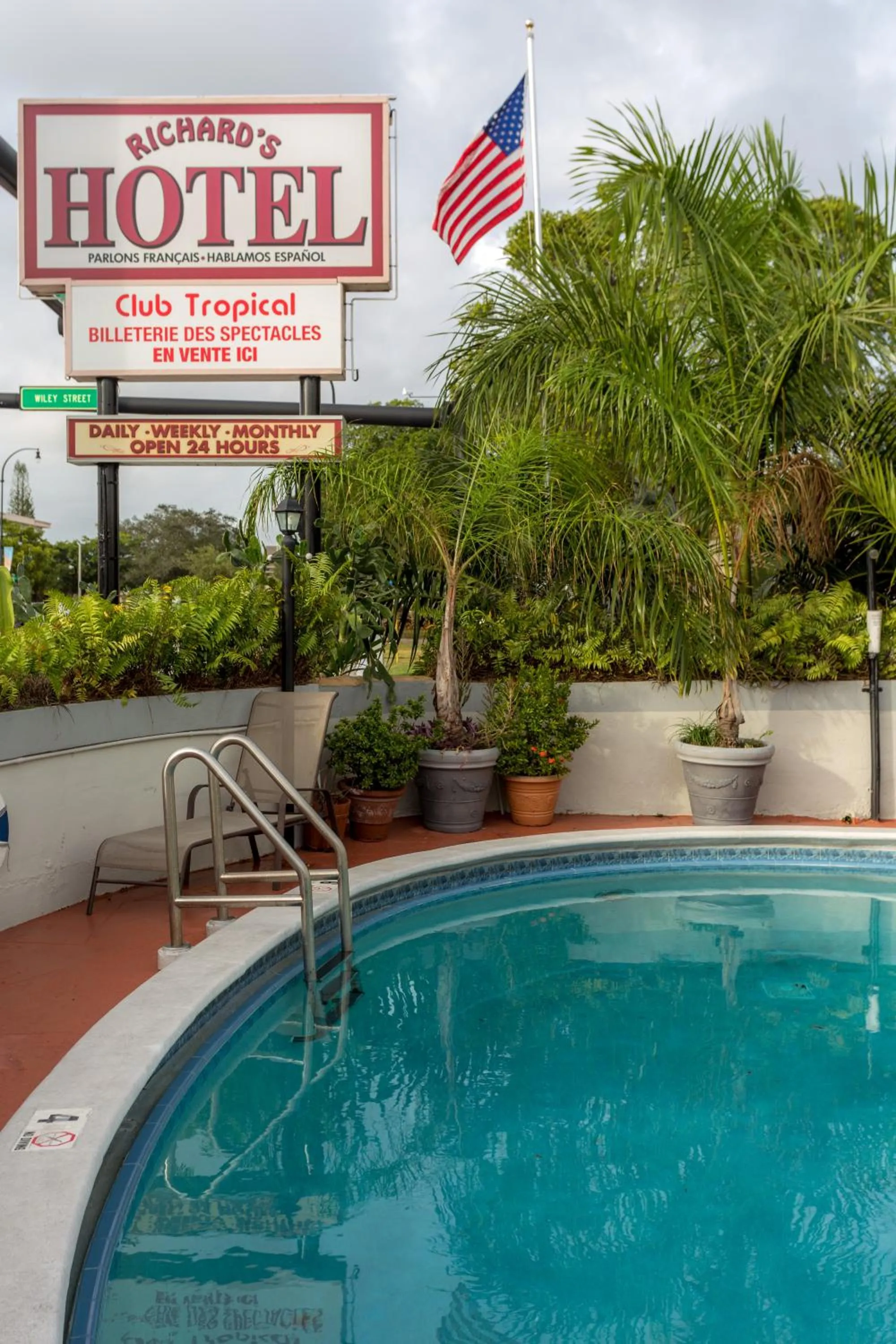 Property logo or sign in Richard's Hotel