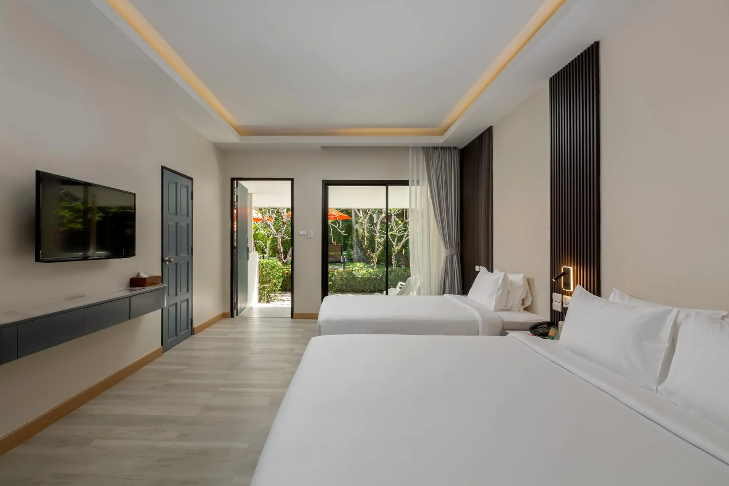Bed in Nai Yang Beach Resort and Spa