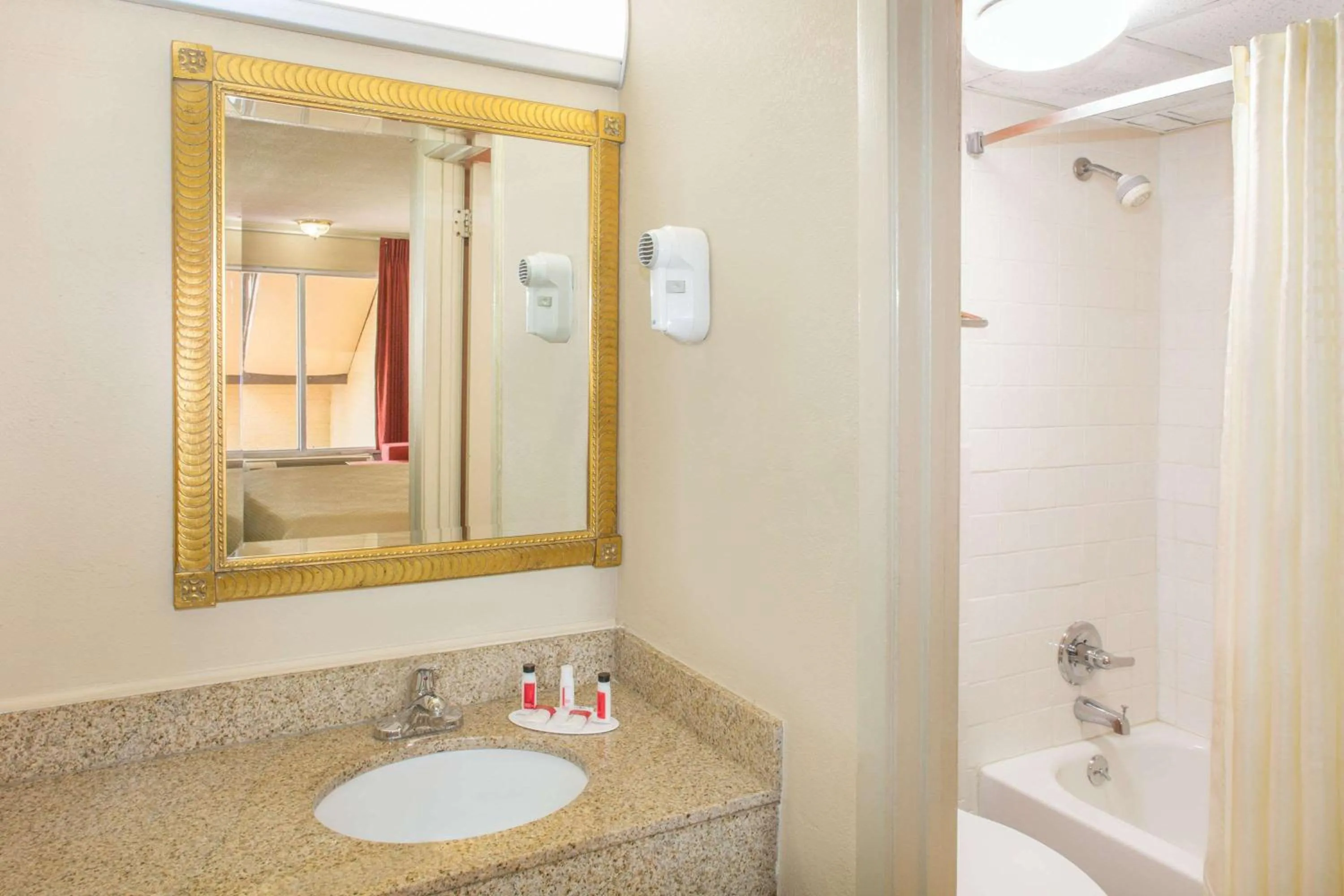 Bathroom in Days Inn by Wyndham Blytheville