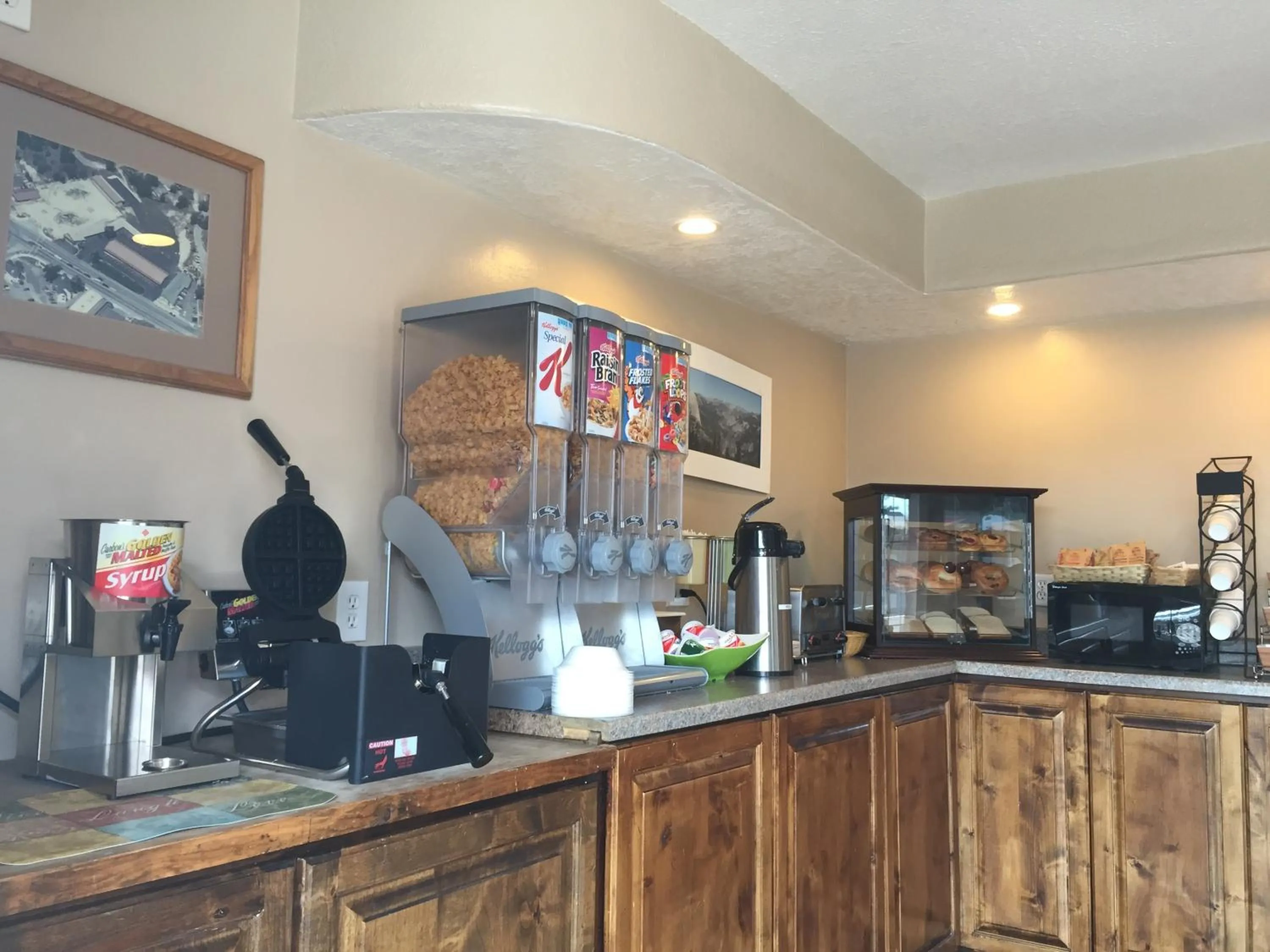 Restaurant/places to eat in Oakhurst Lodge