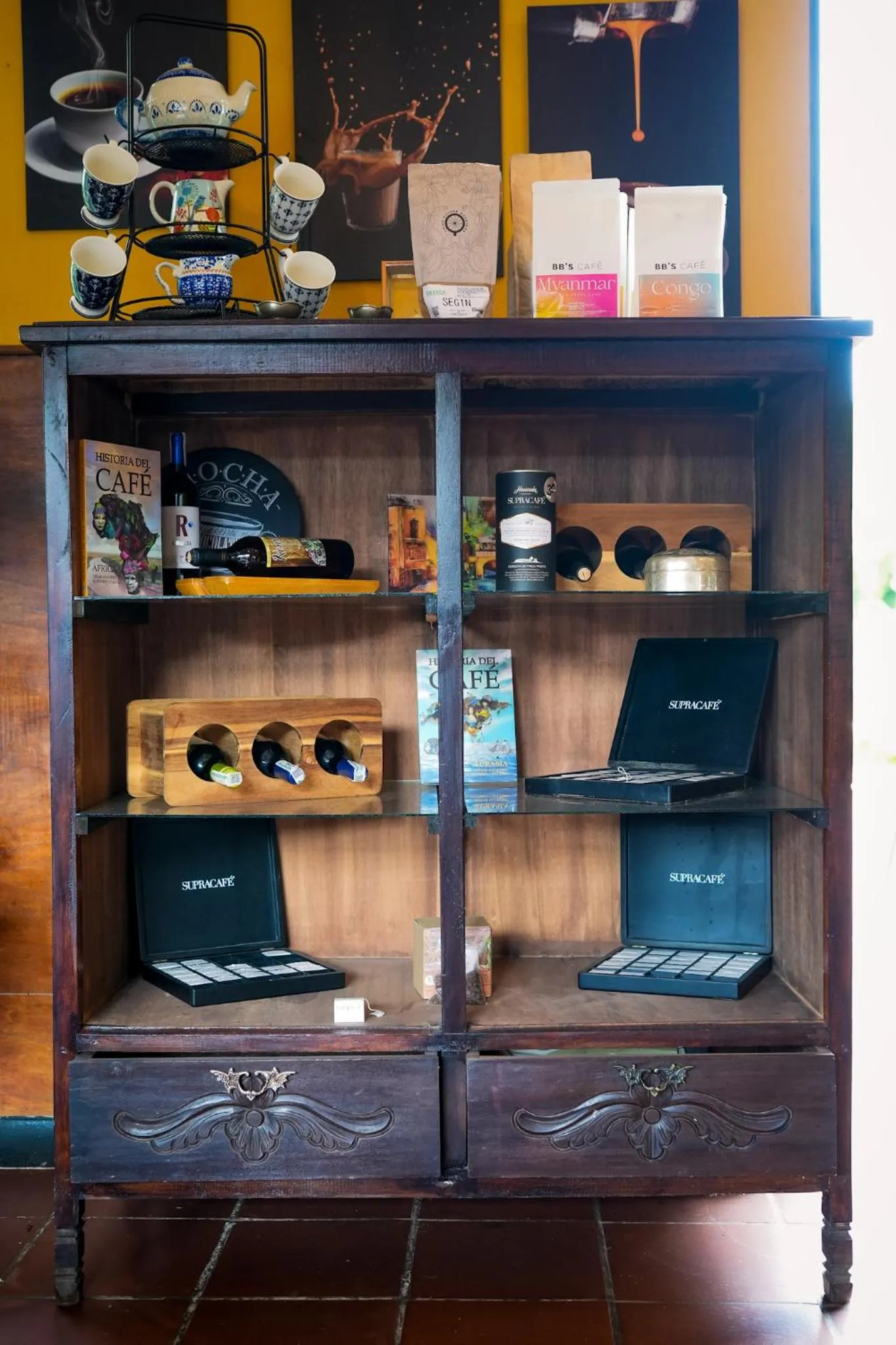 Decorative detail in Hotel Hacienda Supracafe