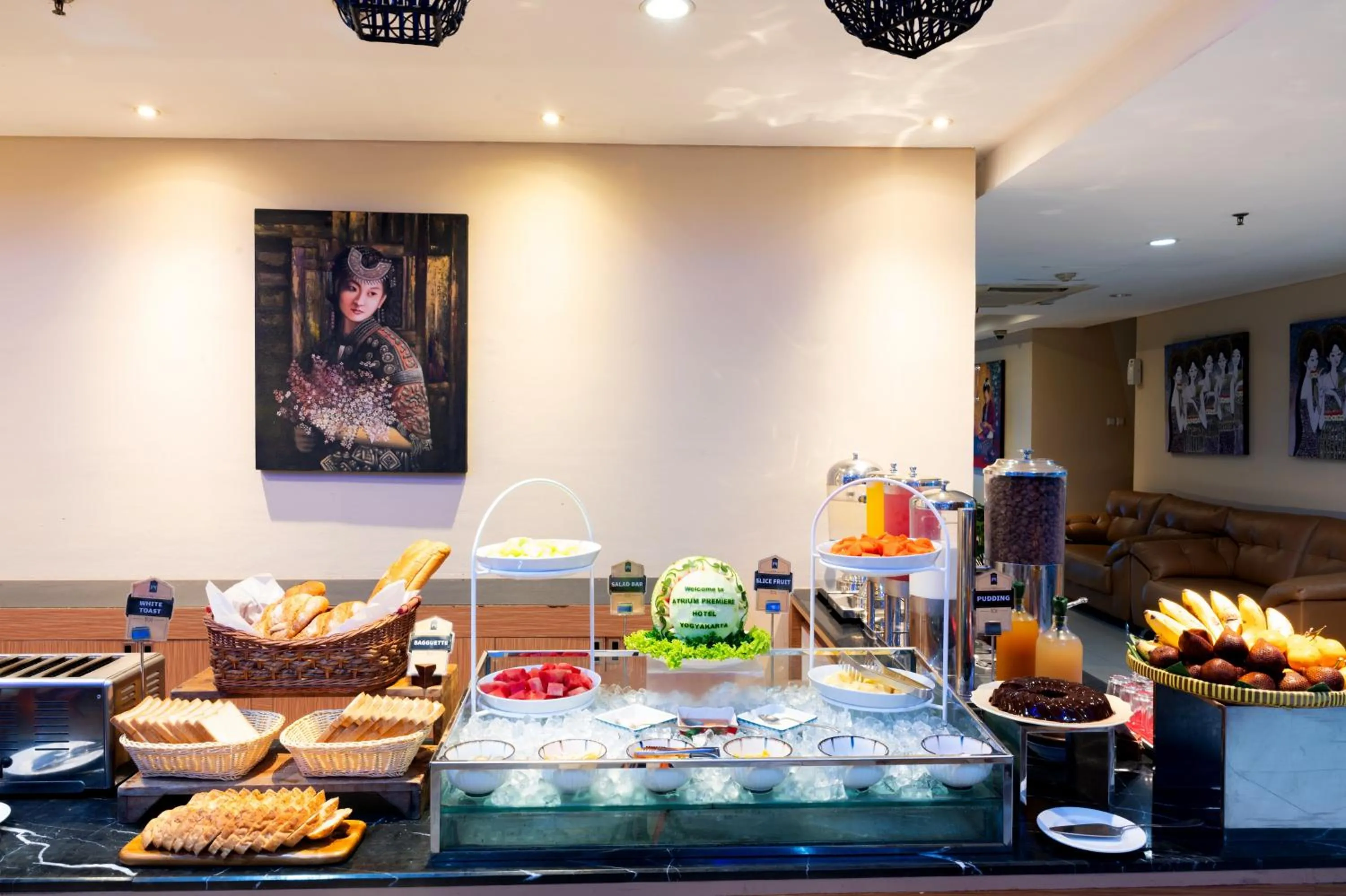 Restaurant/places to eat in Atrium Premiere Hotel Yogyakarta Ambarukmo