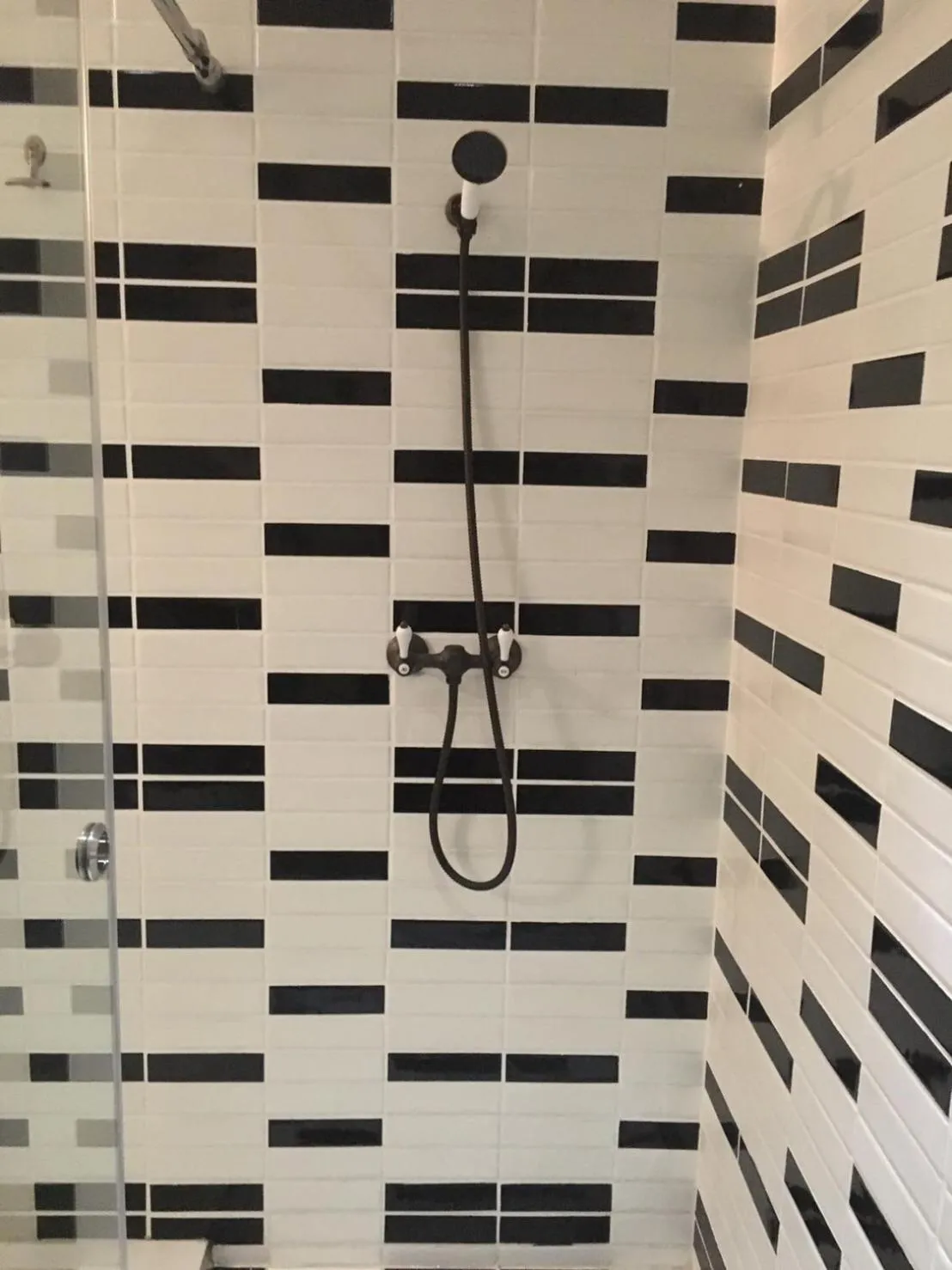 Shower in Baan Chart