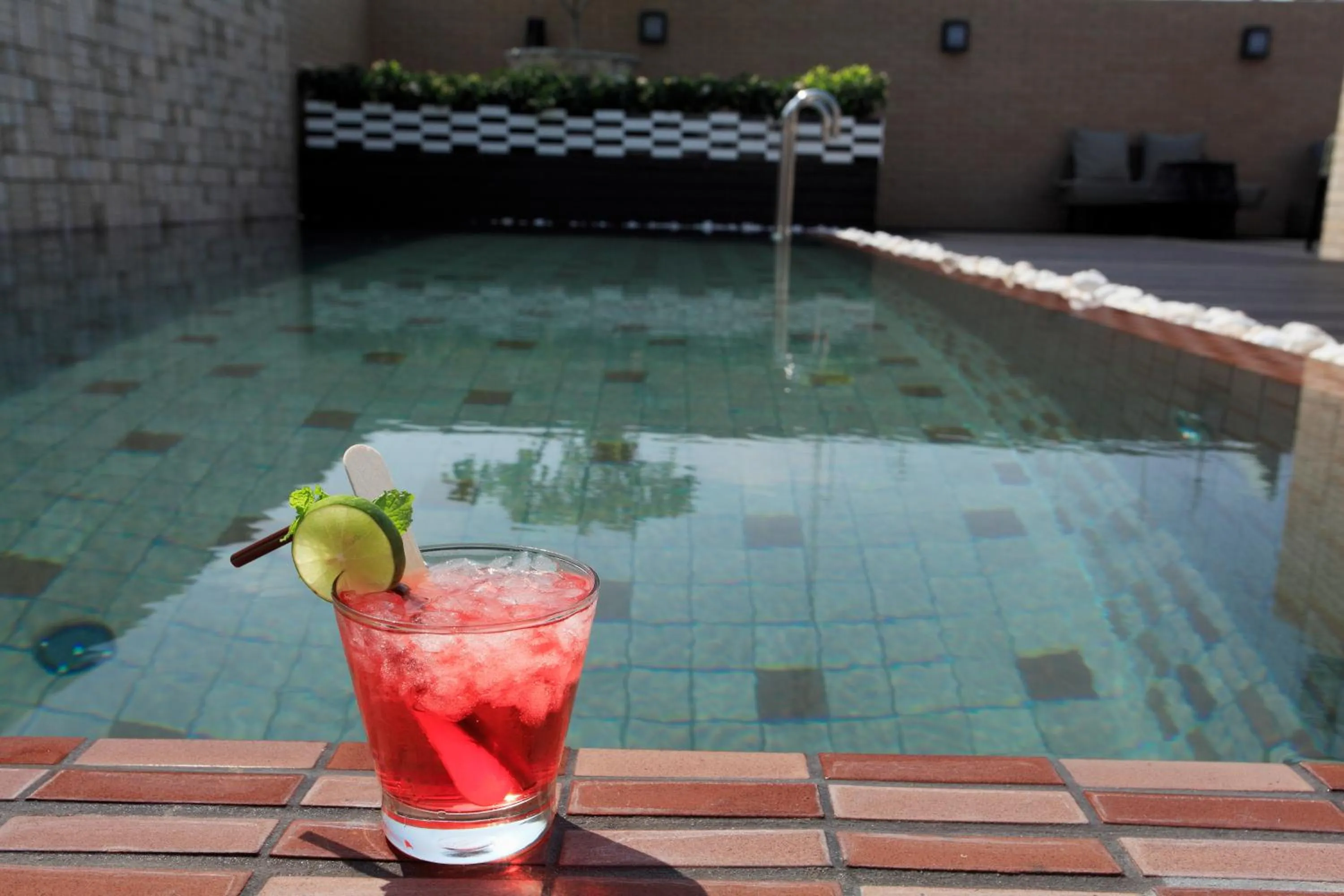 Swimming pool in Baan Chart