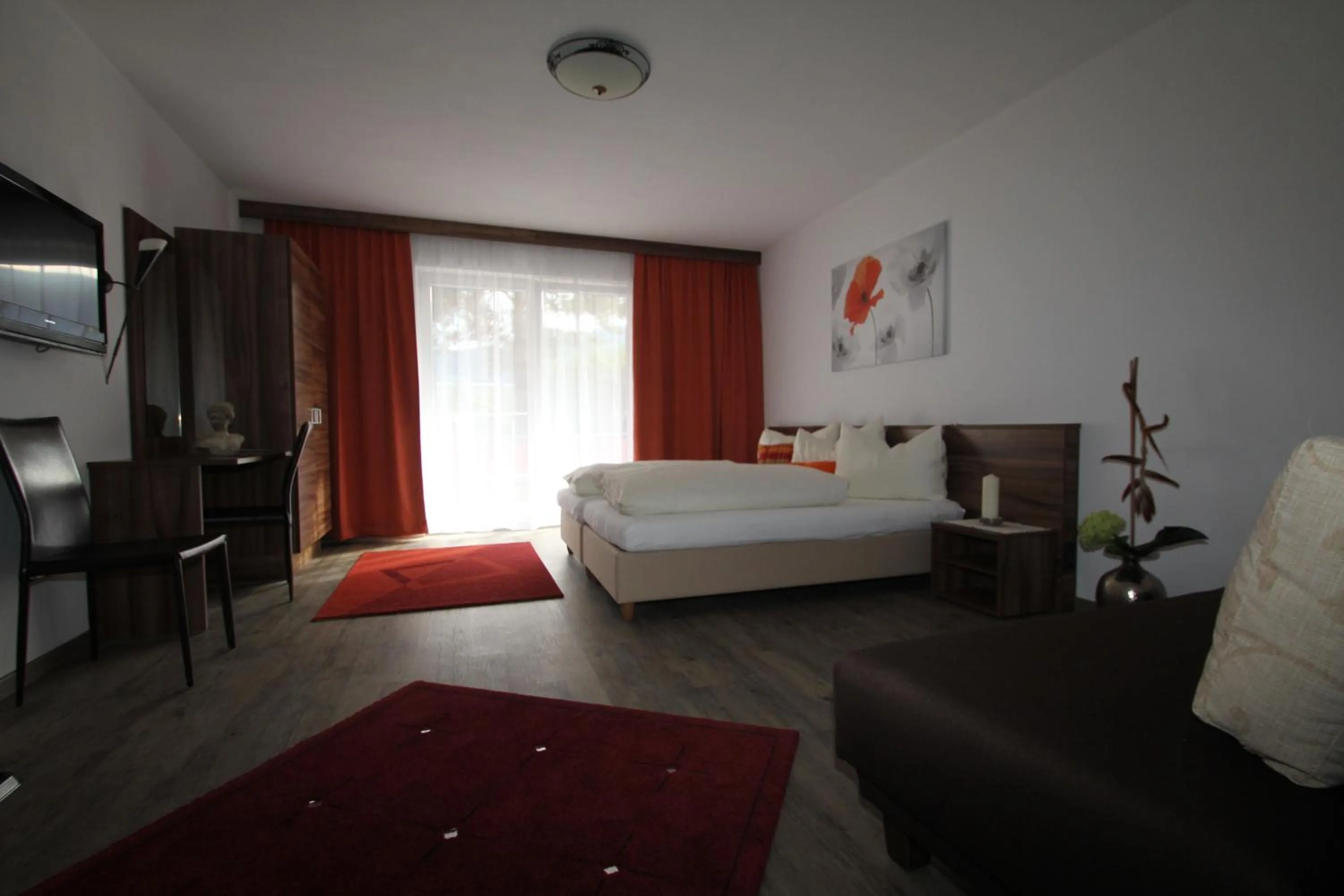 Photo of the whole room, Bed in Café-Pension Margret