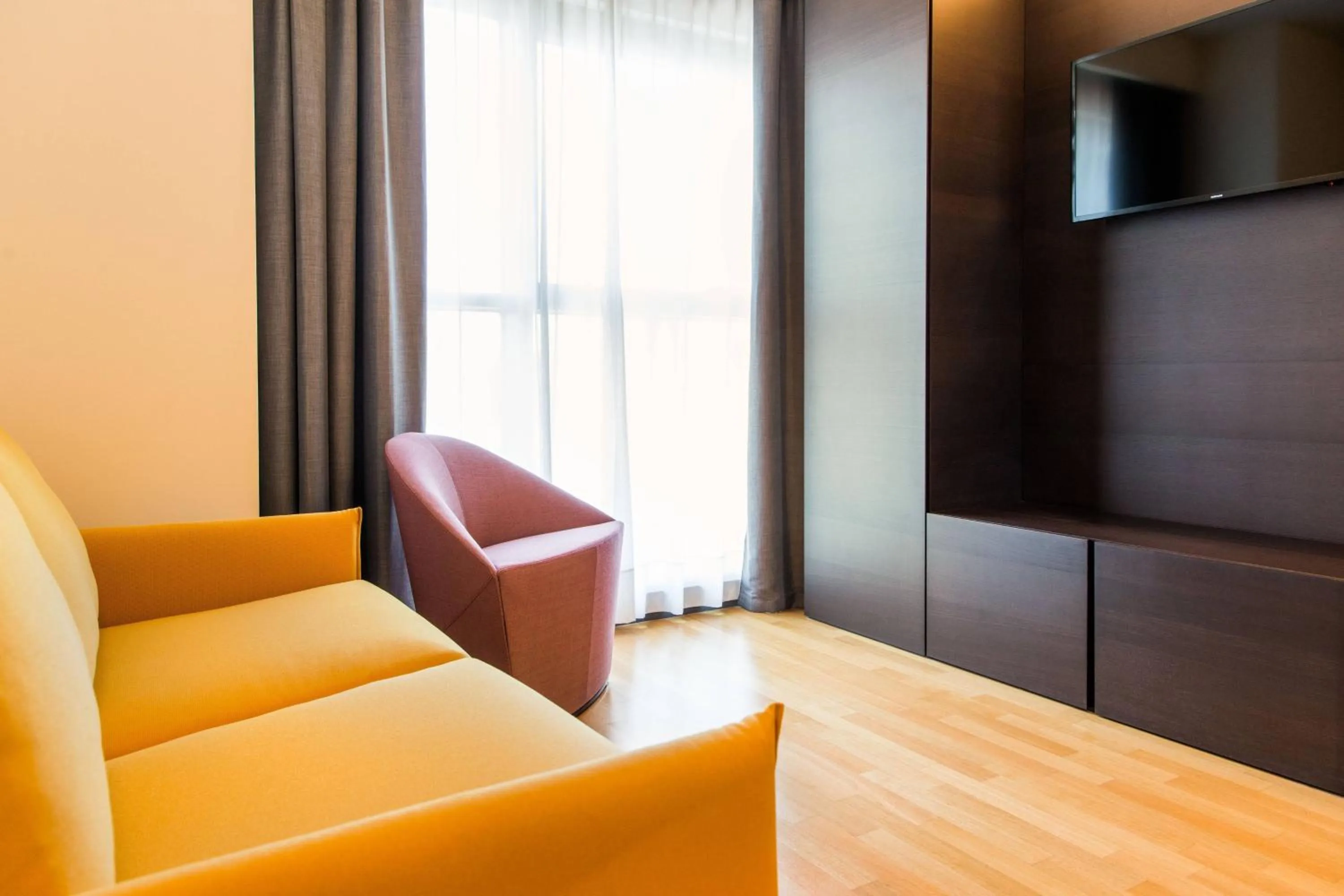 Living room, Bed in Four Points by Sheraton Venice Mestre