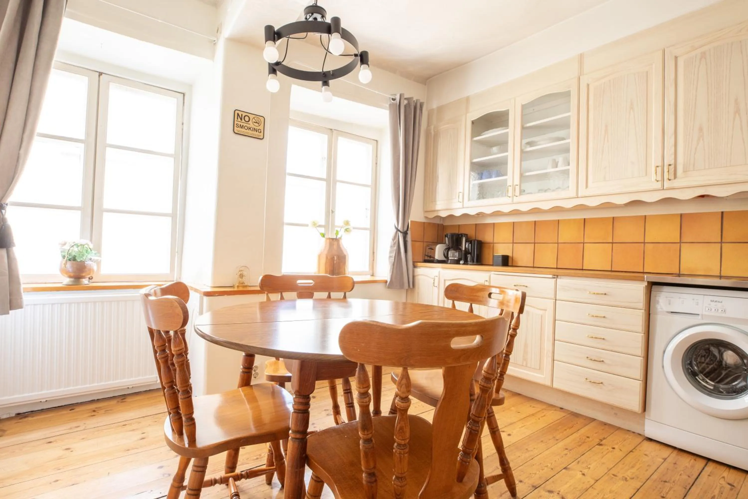 Dining area in ApartDirect Gamla Stan