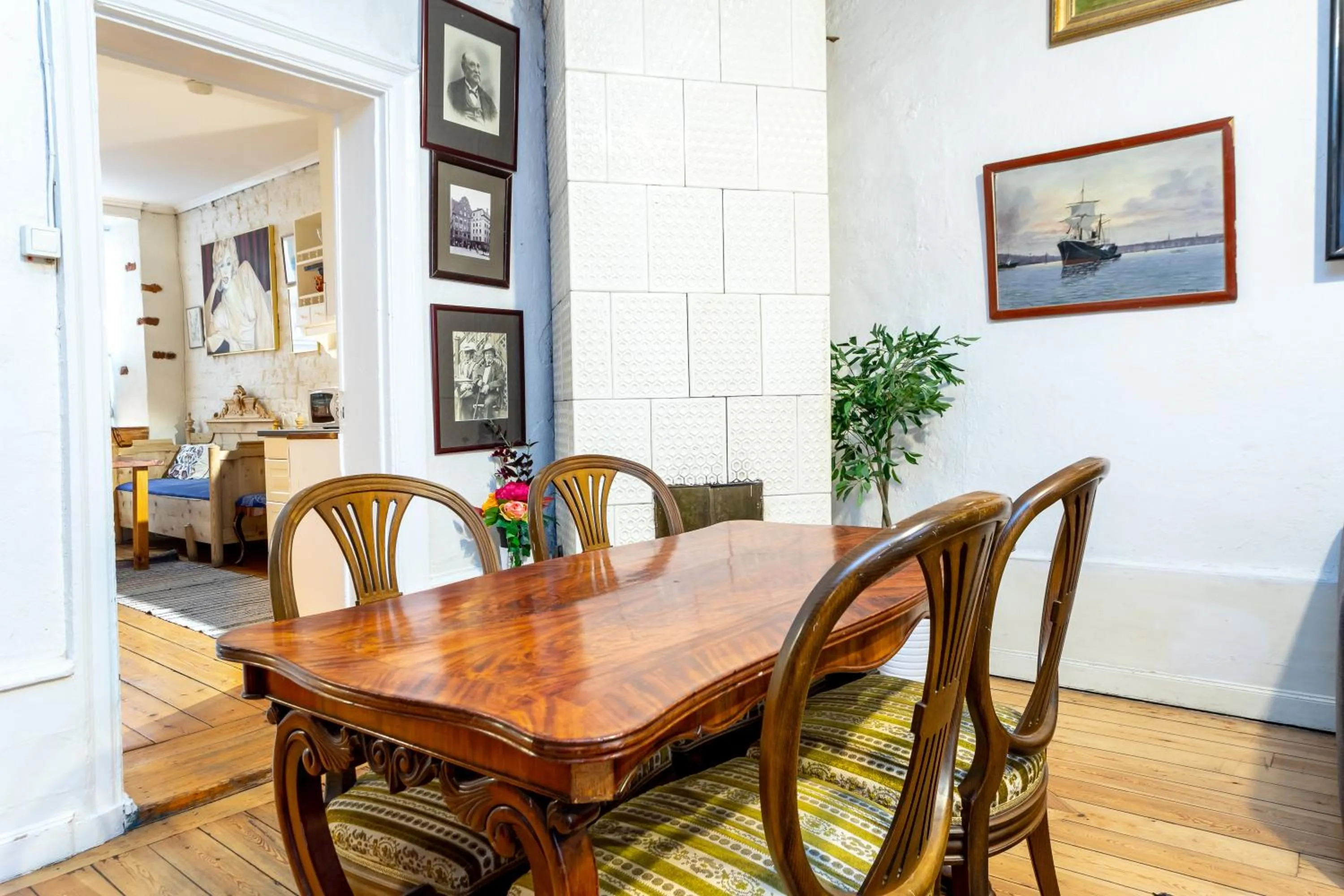 Dining area in ApartDirect Gamla Stan