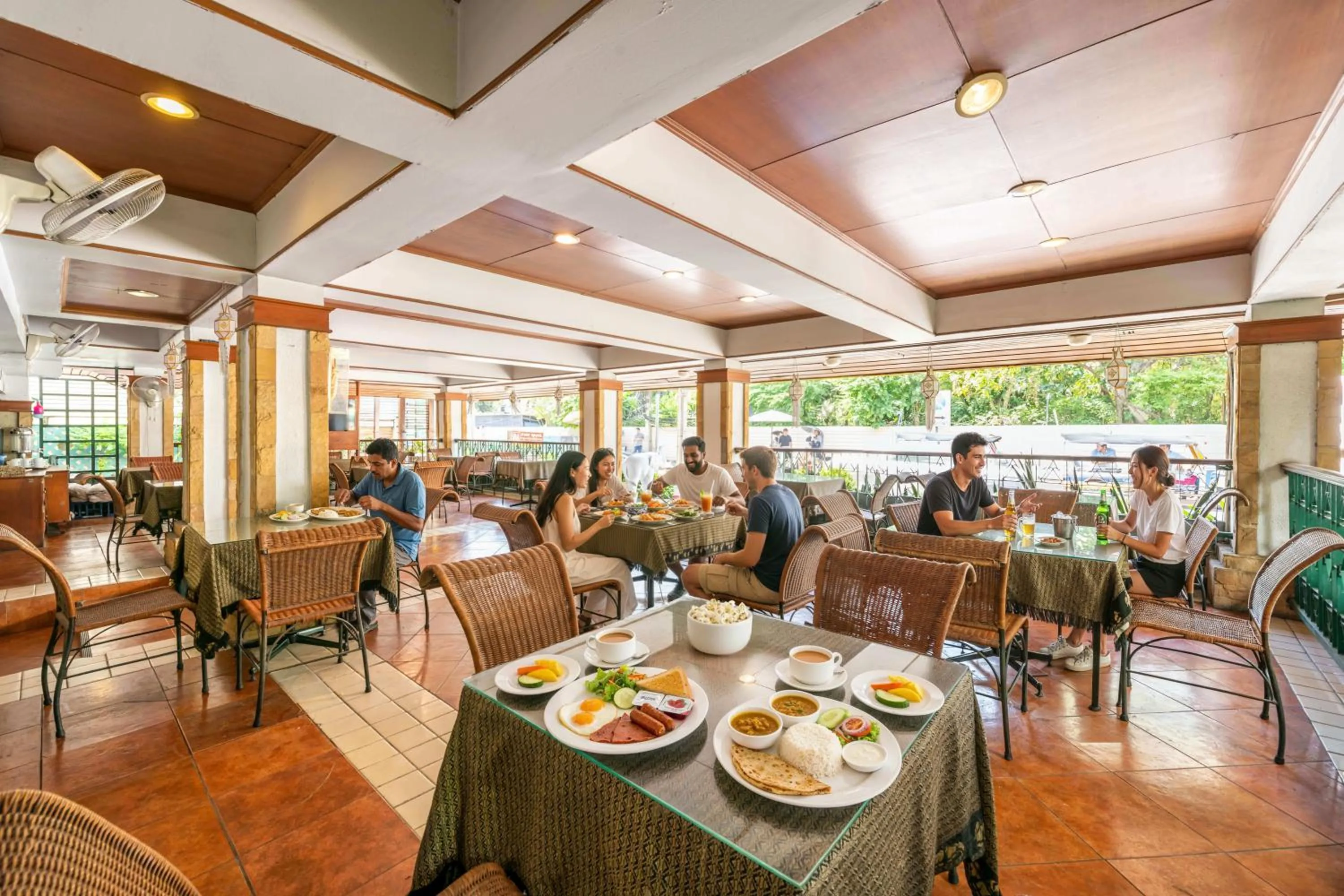 Restaurant/places to eat in Royal Ivory Sukhumvit Nana