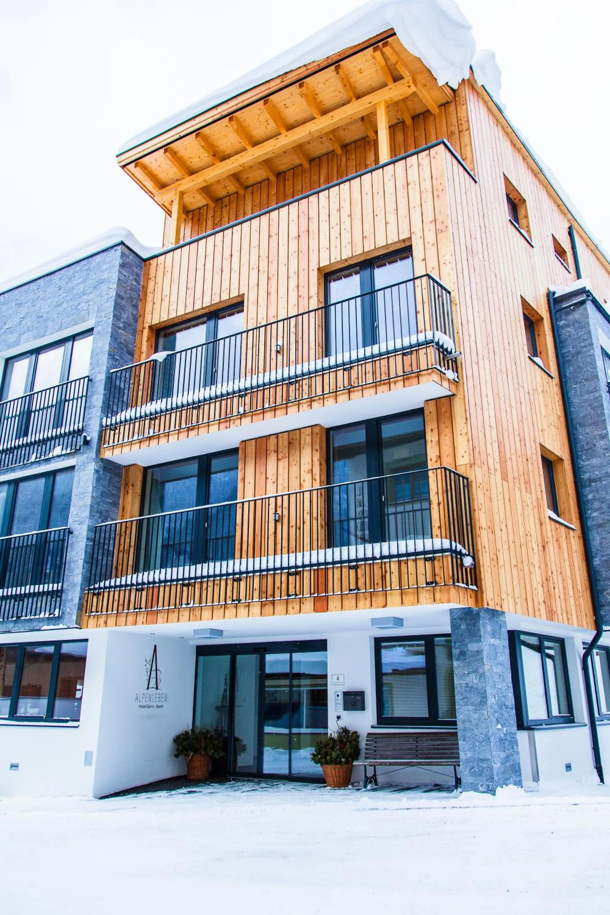 Facade/entrance in Anthony's Peaks & Pillows