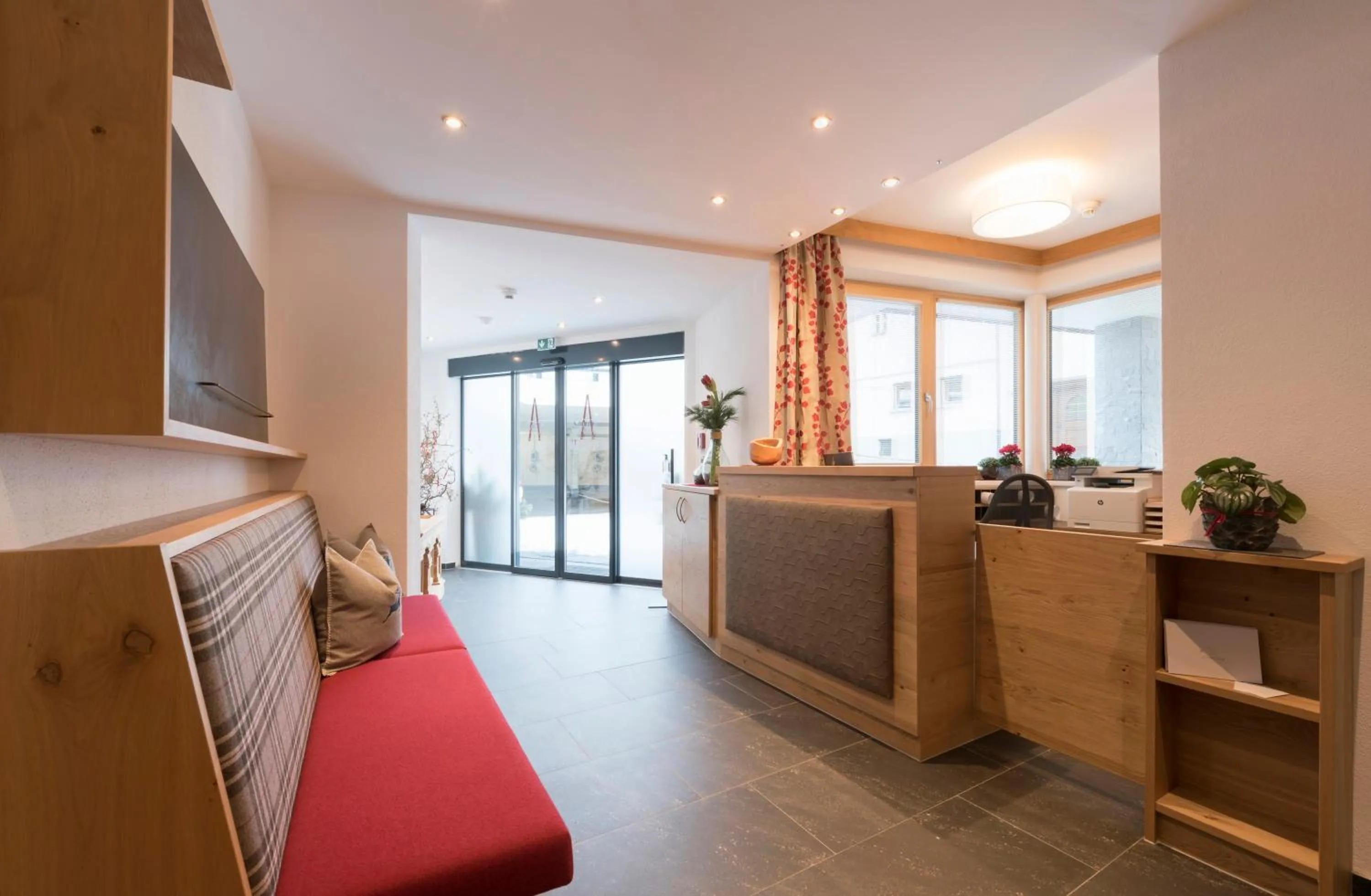 Lobby or reception, Bed in Anthony's Peaks & Pillows