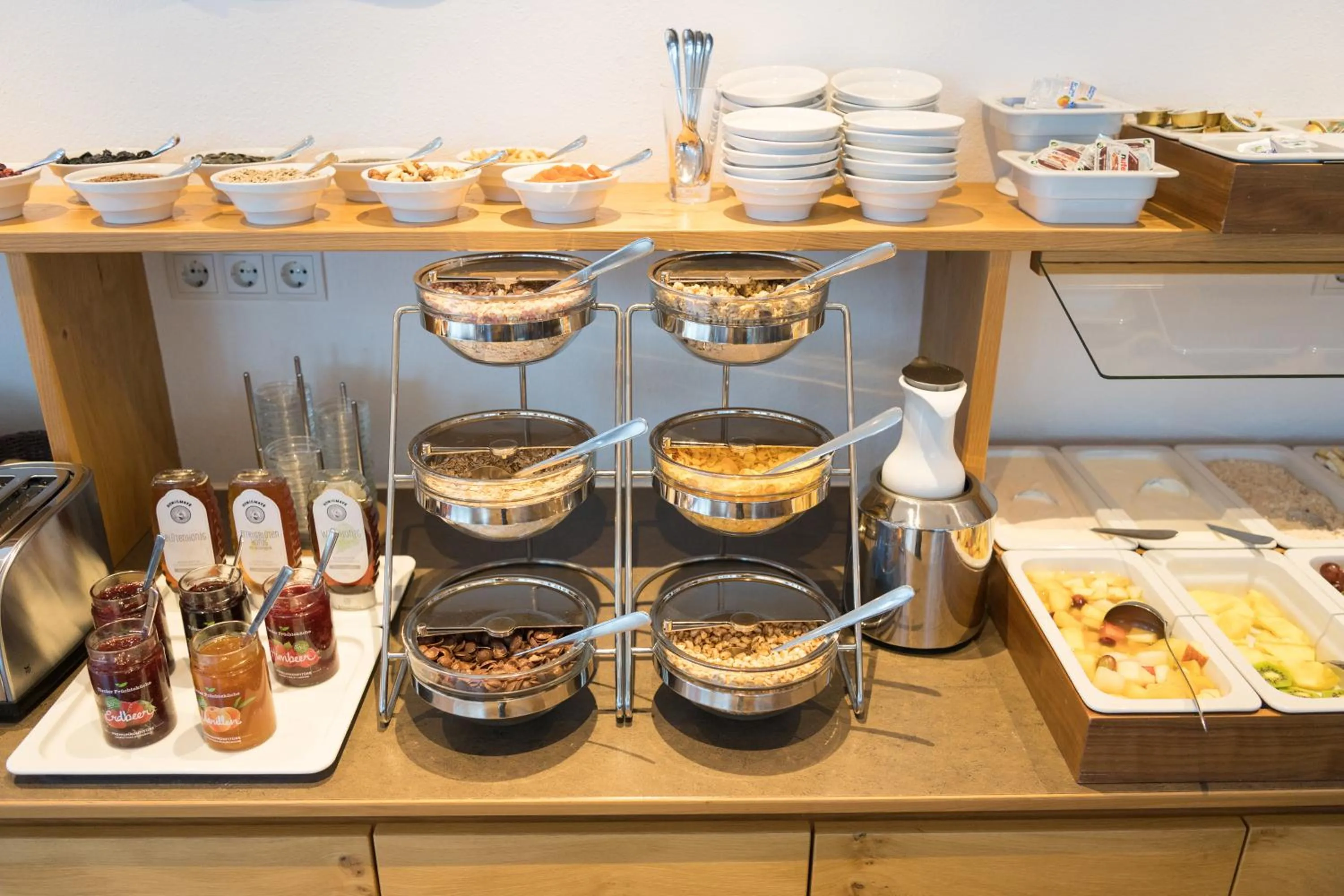 Buffet breakfast in Anthony's Peaks & Pillows