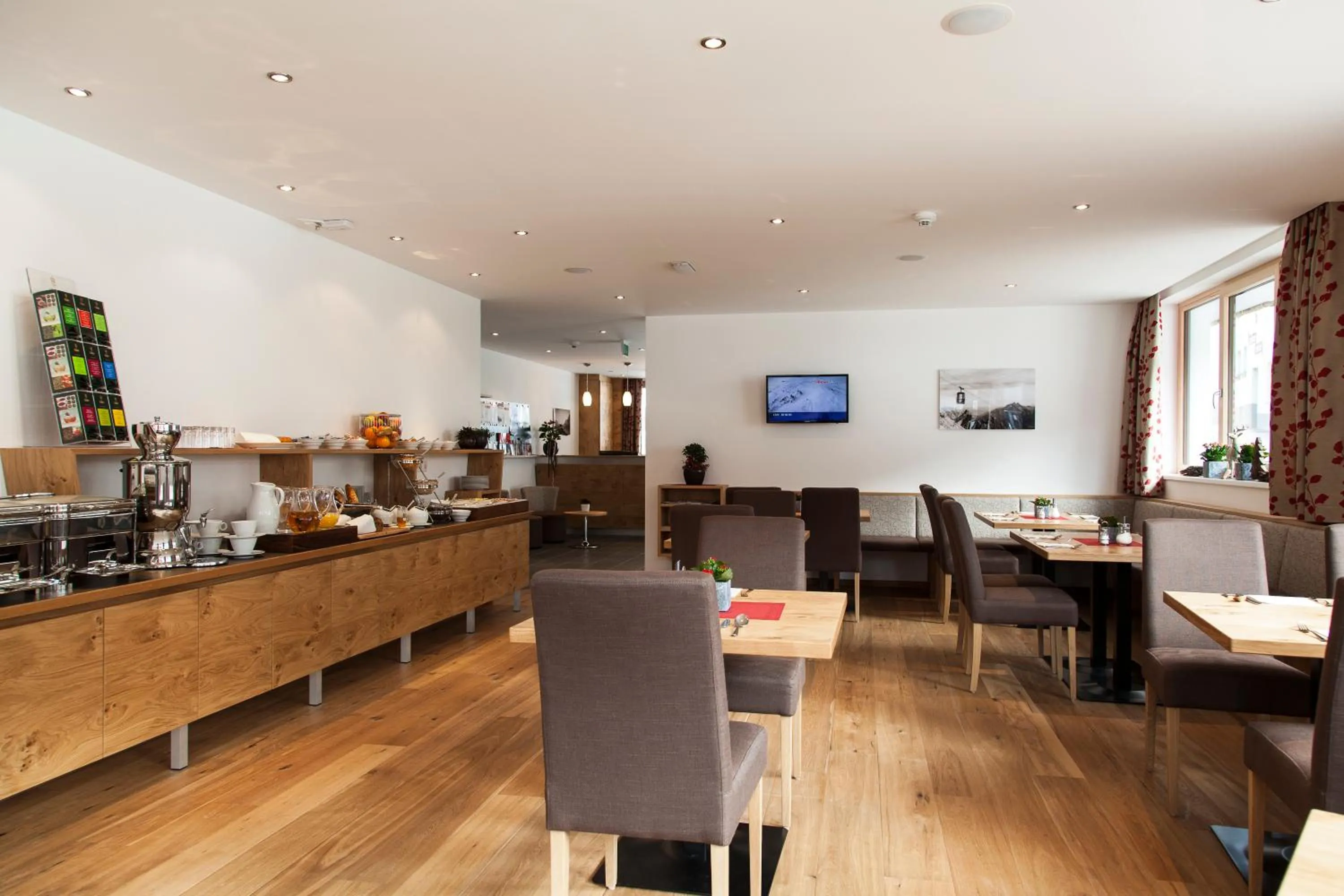 Restaurant/places to eat in Anthony's Peaks & Pillows