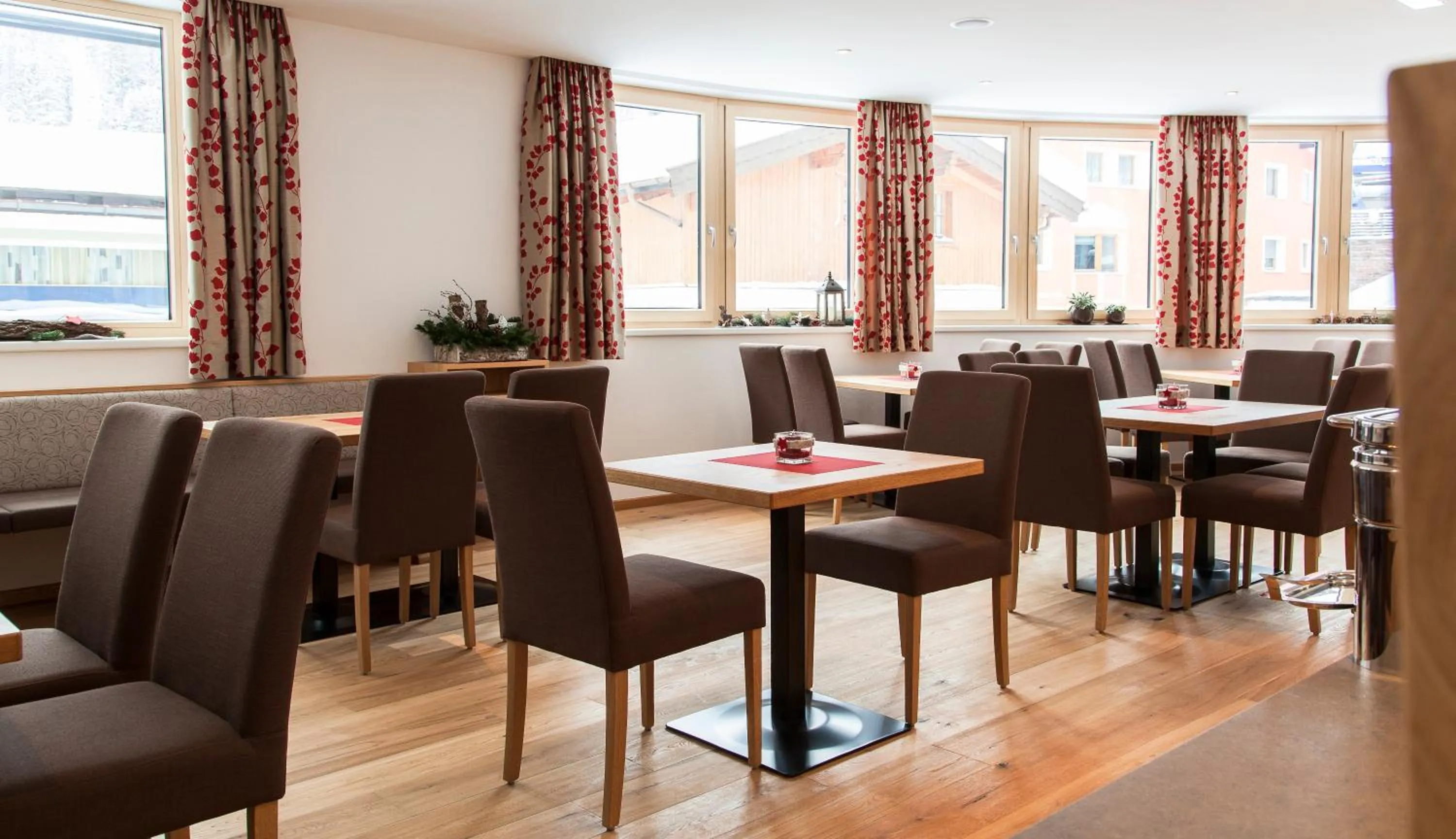 Restaurant/places to eat in Anthony's Peaks & Pillows