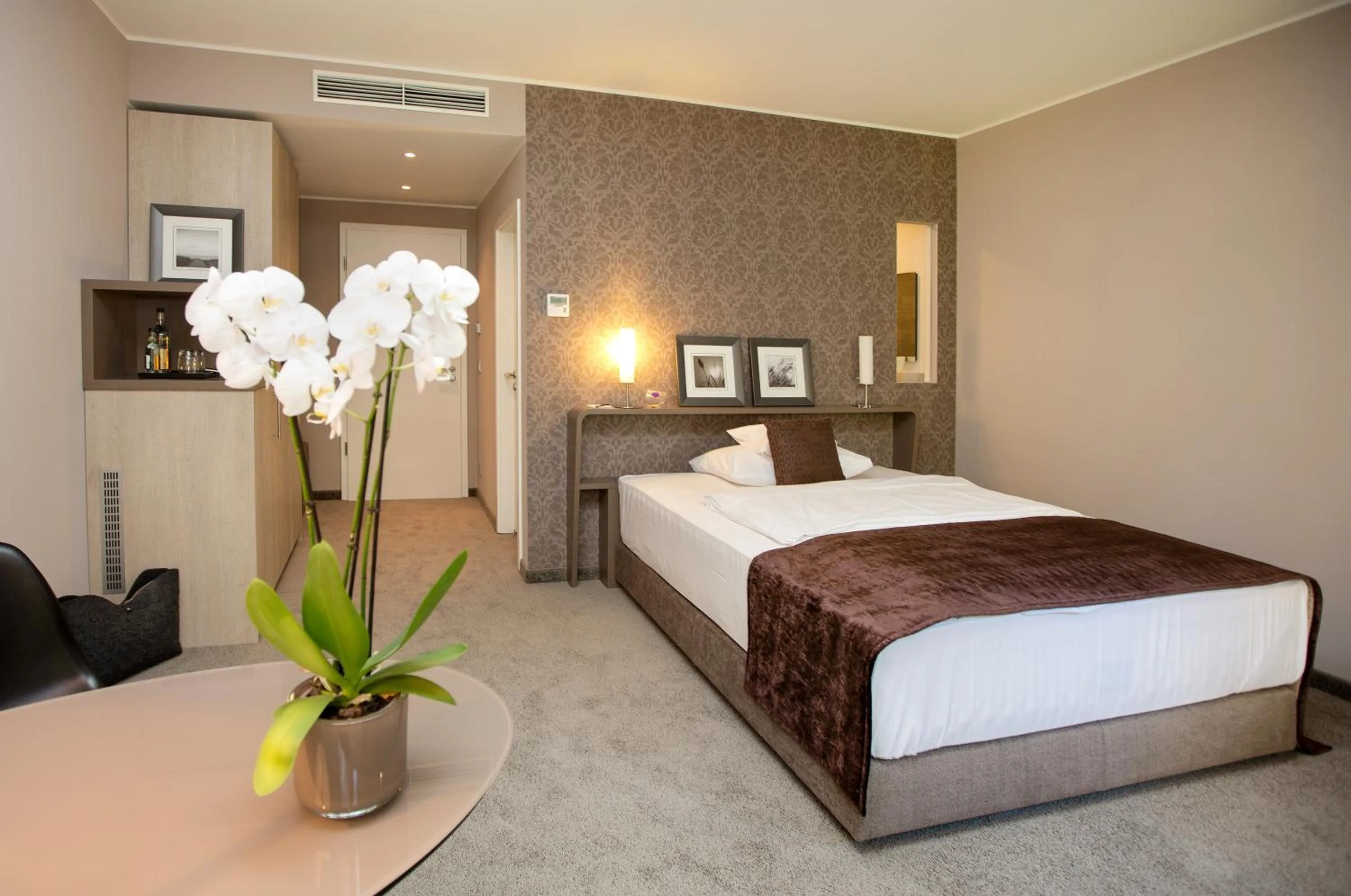 Photo of the whole room, Bed in Park Villa Hotel